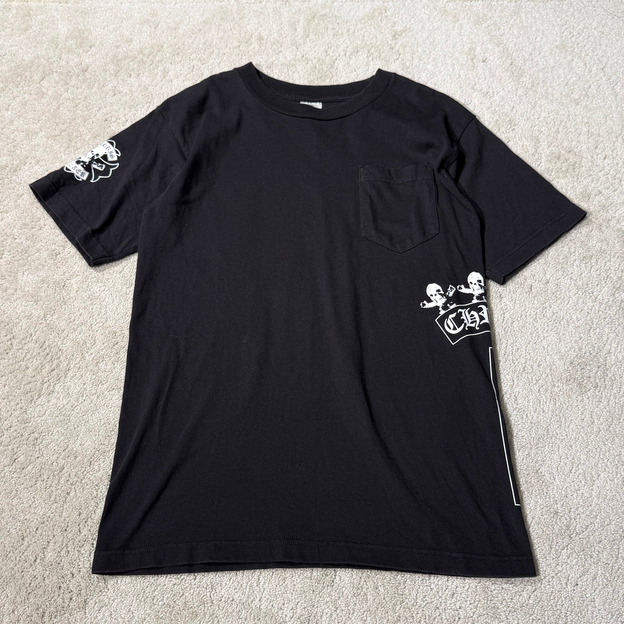 CHROME HEARTS FOTI Harris Teeter Print T Bar Logo Tee Size M クロムハーツ フォティ・ハリスティーター プリント Tバ－ ロゴTシャツ サイズM