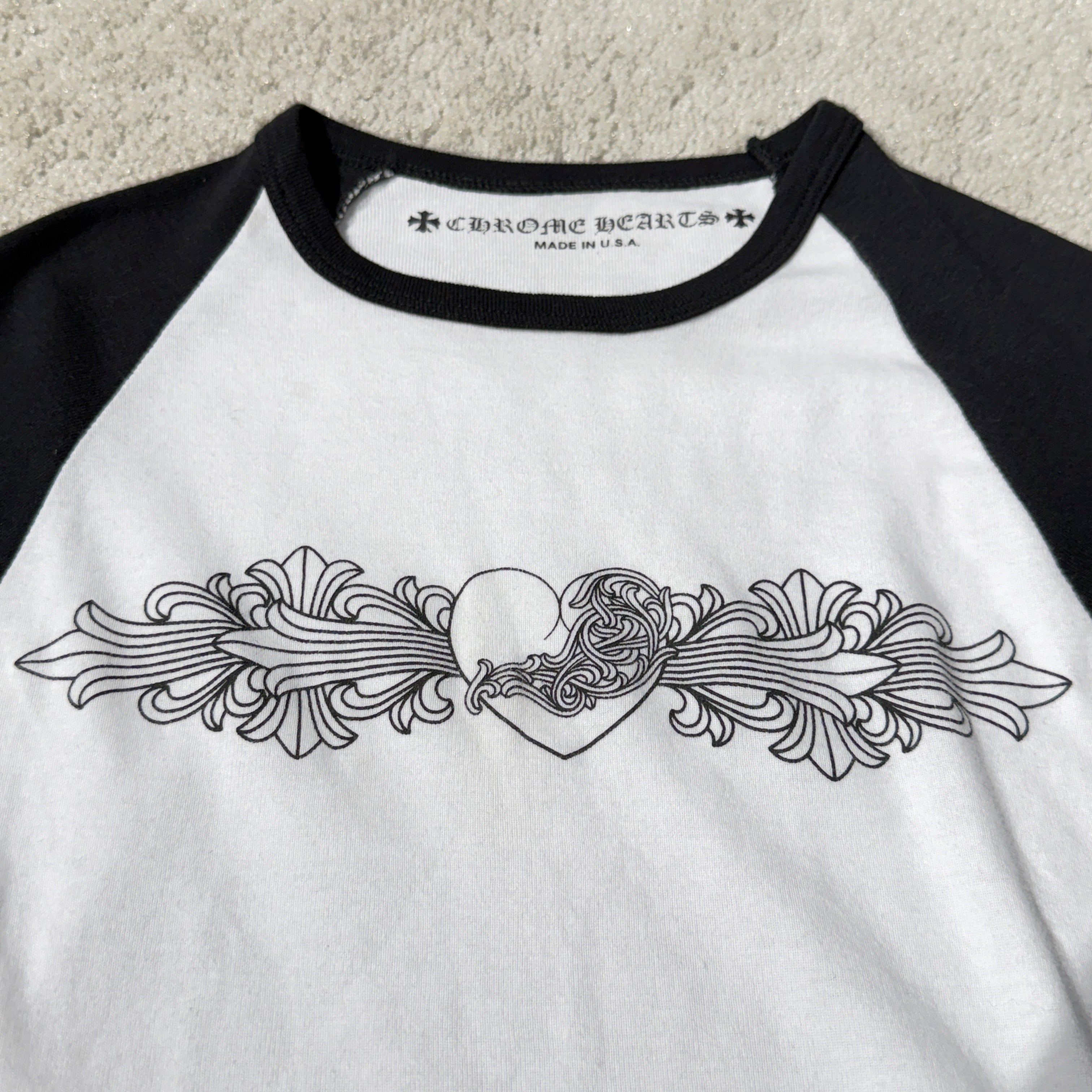 CHROME HEARTS Floral Cross Viny Heart Print Raglan Tee Size XS クロムハーツ フローラルクロス ヴィニーハートプリント ラグランTシャツ サイズXS