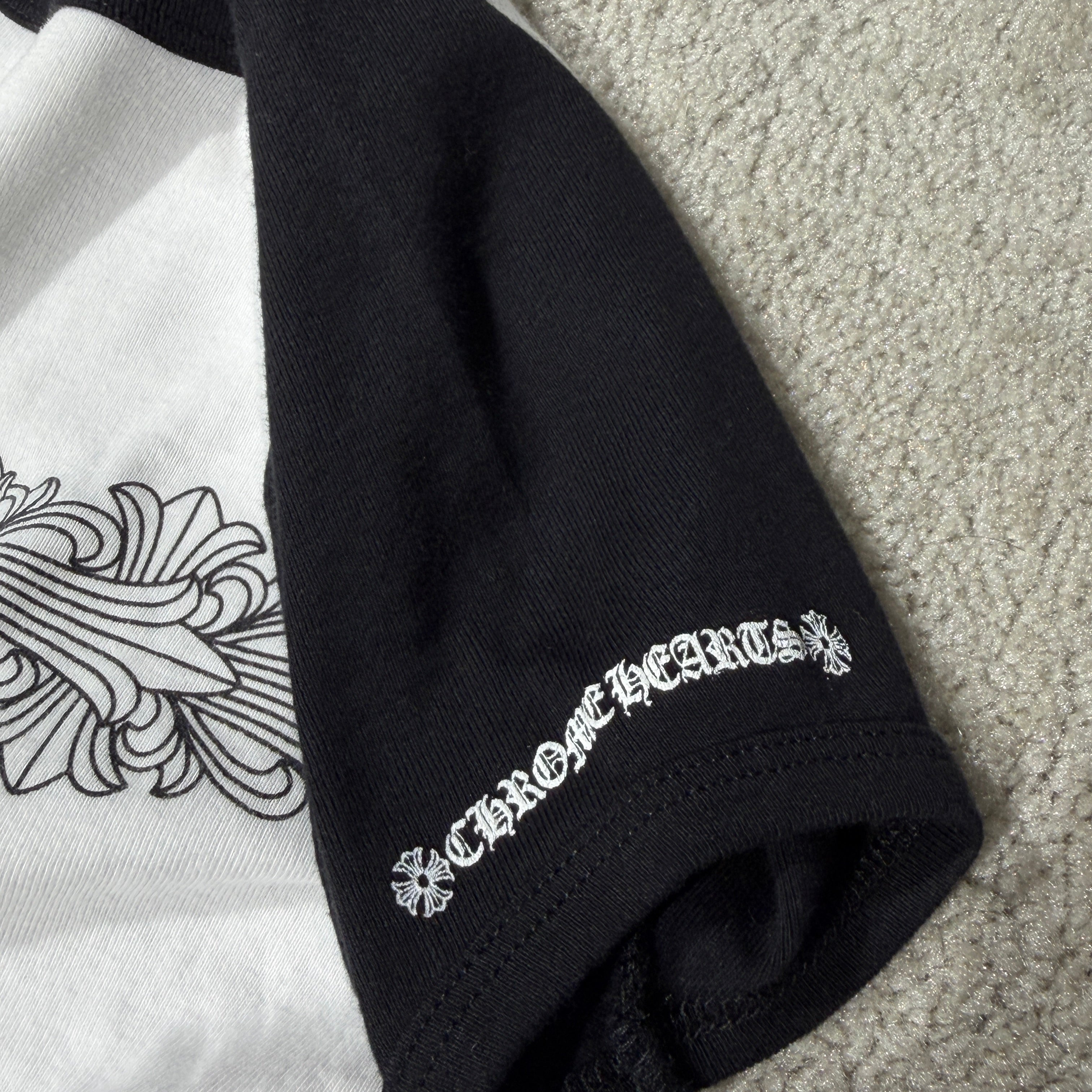 CHROME HEARTS Floral Cross Viny Heart Print Raglan Tee Size XS クロムハーツ フローラルクロス ヴィニーハートプリント ラグランTシャツ サイズXS