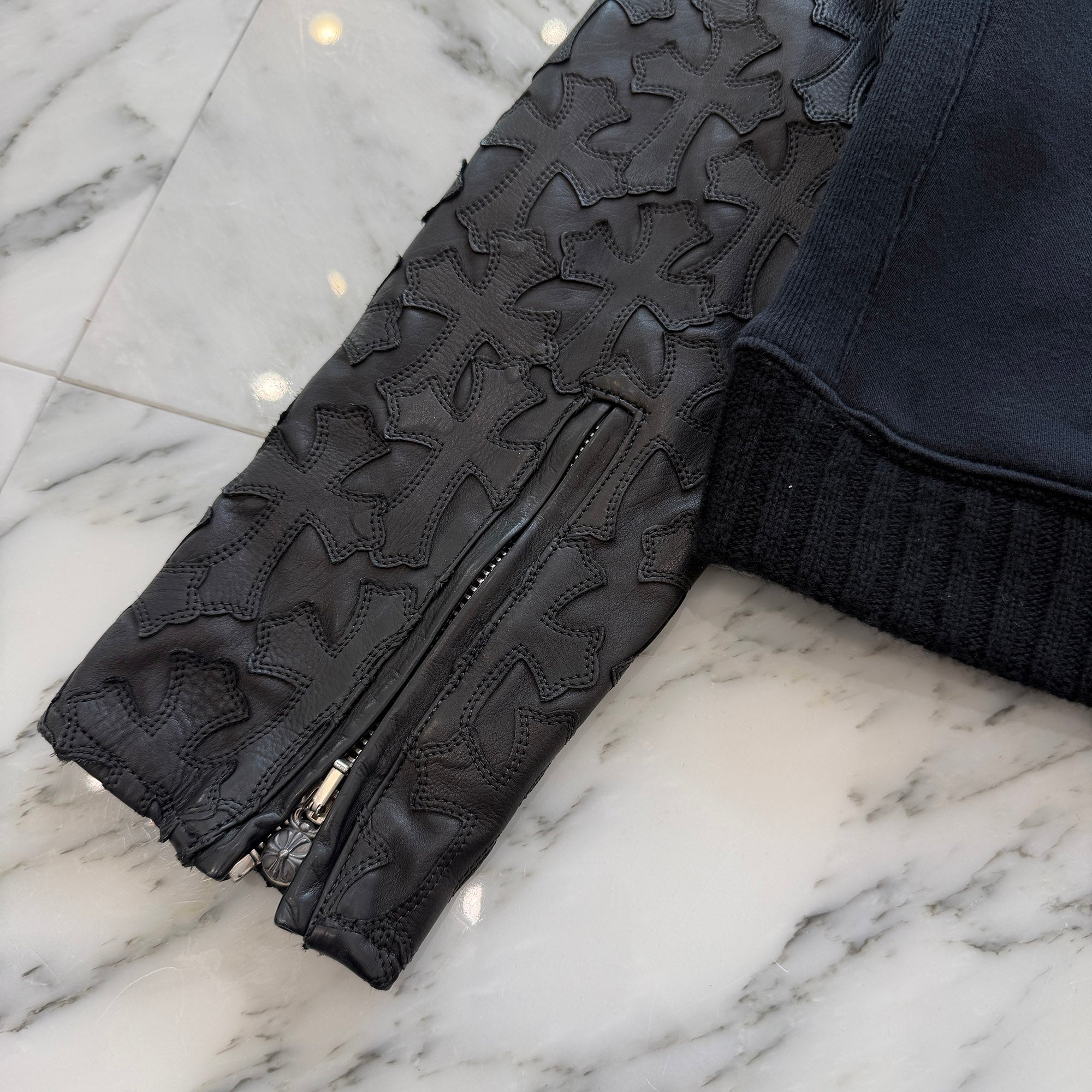 CHROME HEARTS Cemetery Cross Leather Patch Arm Zip Up Hoodie Size S クロムハーツ セメタリークロス レザーパッチアーム ジップアップフーディ サイズS