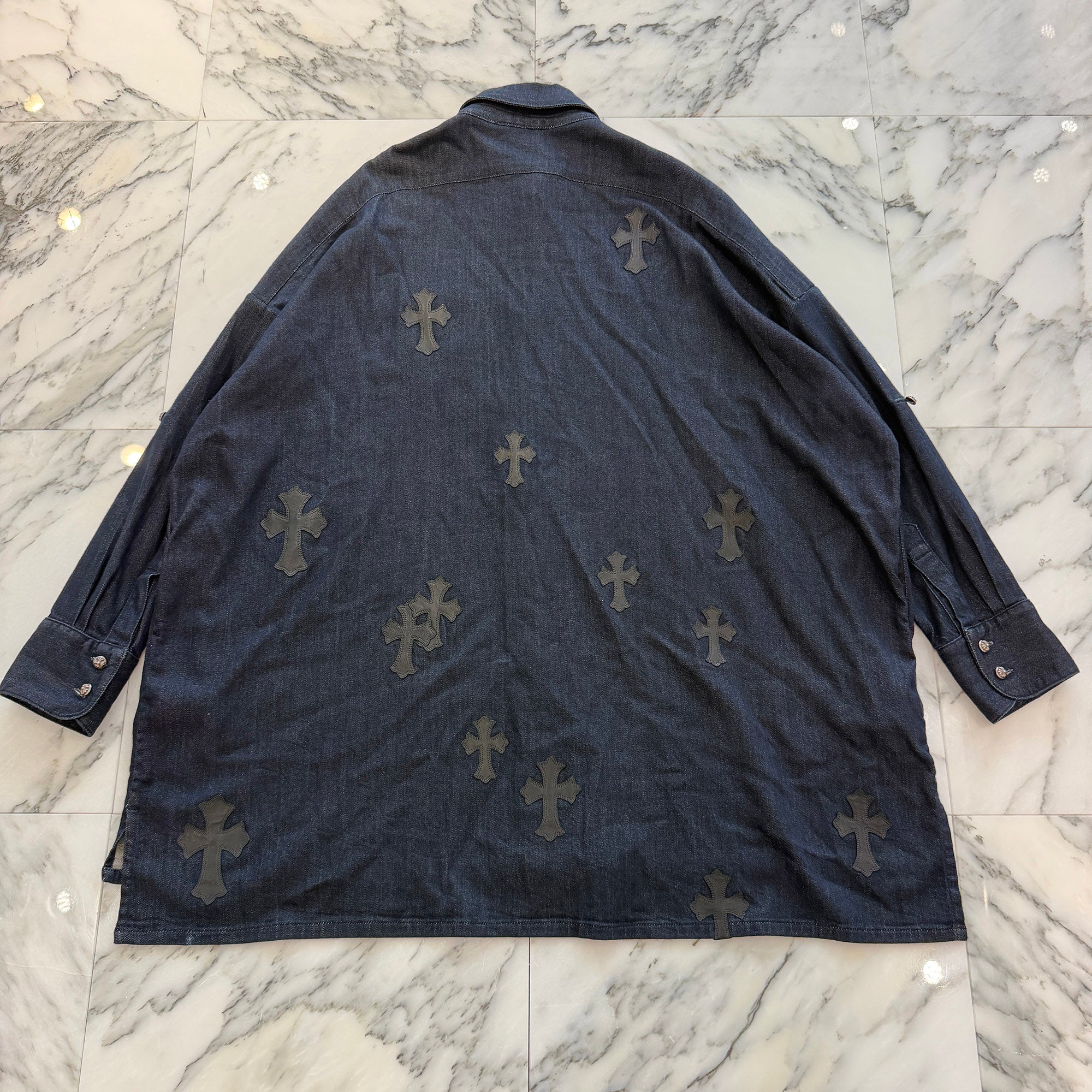 CHROME HEARTS Y NOT Mahal Kita Cemetery Cross Leather Patch Denim Shirt Size S クロムハーツ ワイノット マハルキタ セメタリークロスレザーパッチ デニムシャツ サイズS