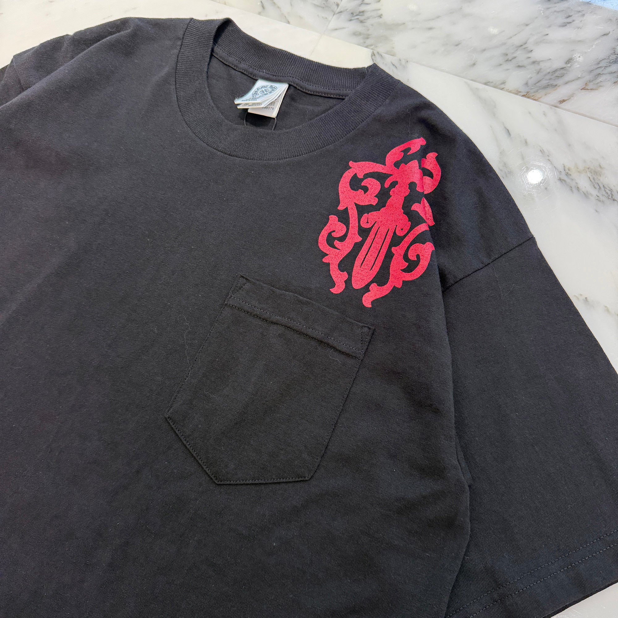 CHROME HEARTS Shoulder Vine Dagger Back Cemetery Cross Print Tee Size L クロムハーツ ショルダーヴァインダガー バックセメタリークロスプリントTシャツ サイズL