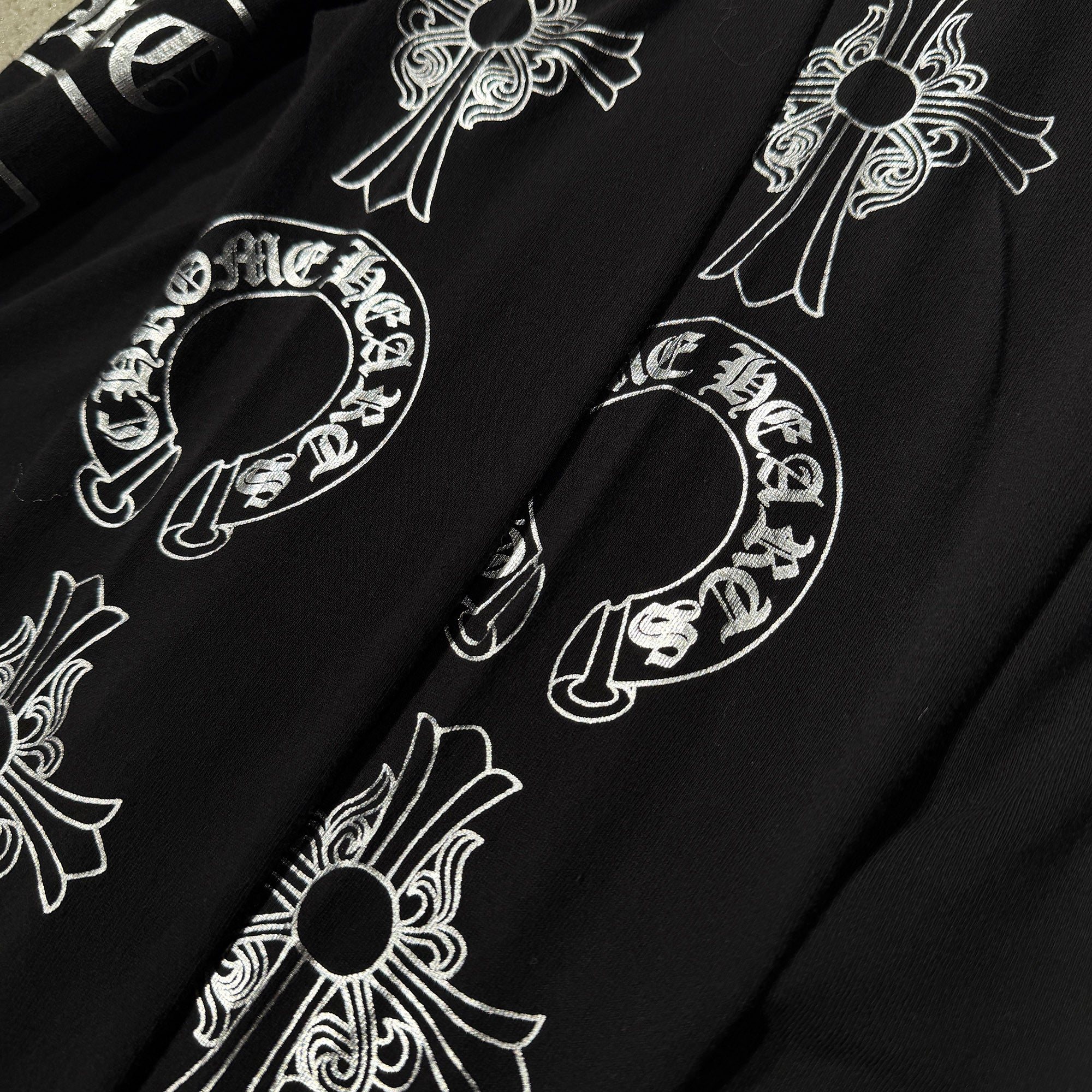 CHROME HEARTS Side T Bar Logo Sleeve Horseshoe × Hailey Cross Print Long Sleeve Tee Size XXL クロムハーツ サイド Tバー ロゴ スリーブ ホースシュー × ヘイリークロス プリント ロングスリーブTシャツ サイズXXL