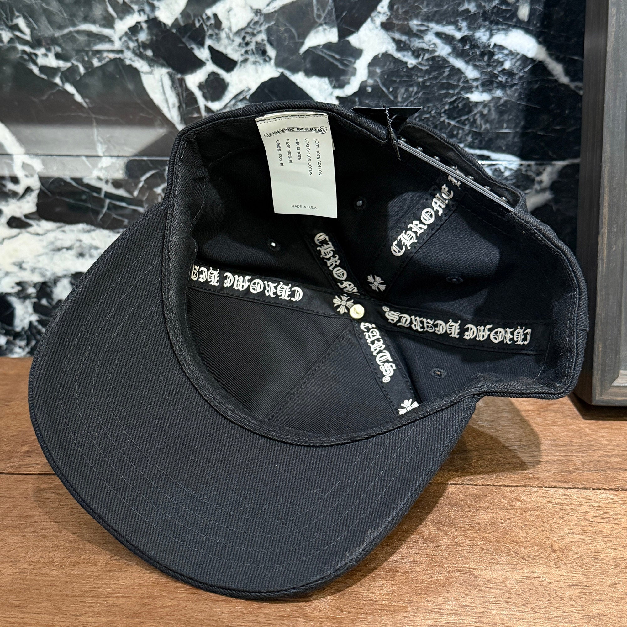 CHROME HEARTS Scroll Label Logo Embroidery Cap Size ONE SIZE (53-60) クロムハーツ スクロールラベルロゴ 刺繍 キャップ サイズONE SIZE (53-60)