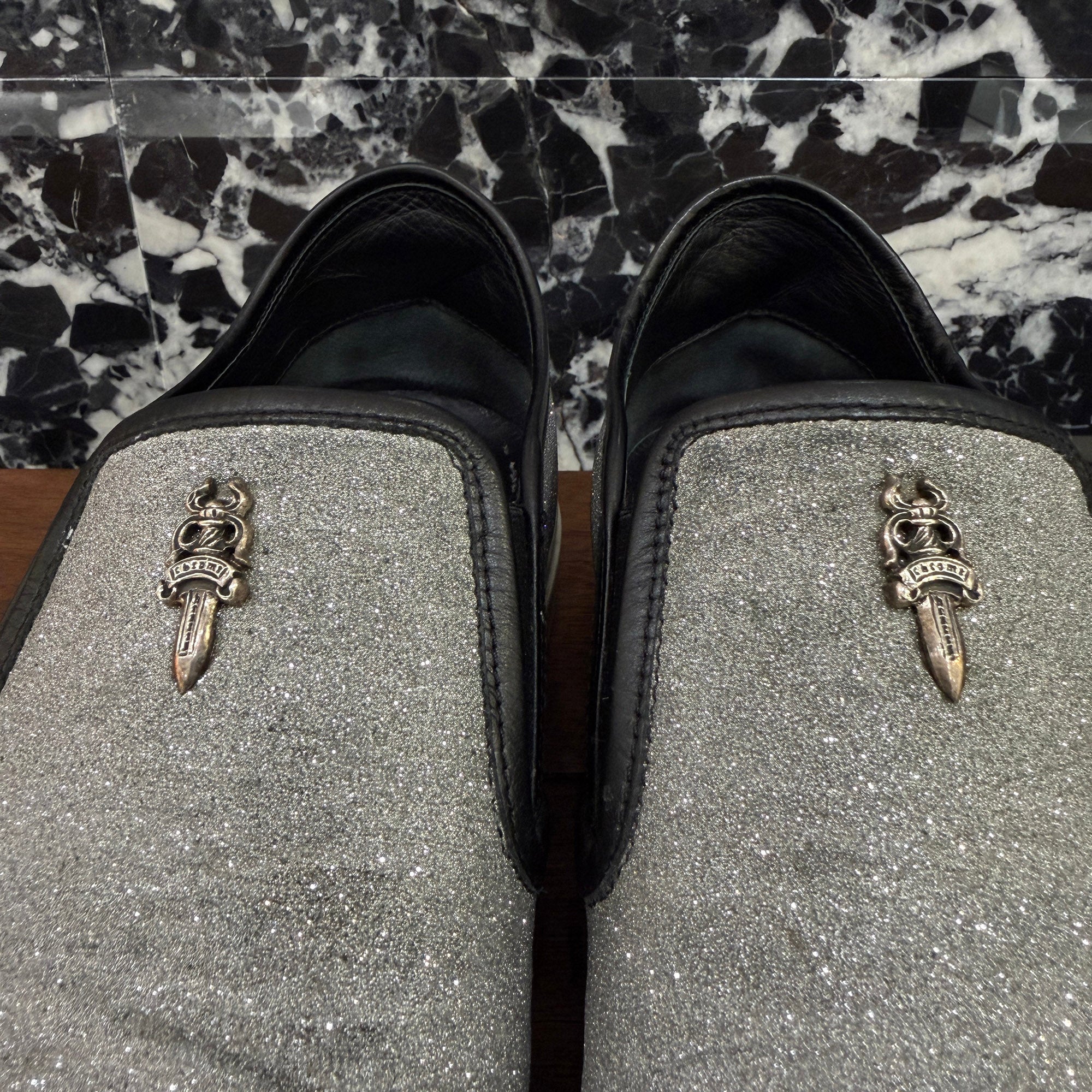 CHROME HEARTS Metallic Silver CH Plus Leather Patch Dagger Slip On Size 43 (約27.5cm～28.0cm) クロムハーツ メタリック シルバー CHプラス レザーパッチ ダガー スリッポン サイズ43 (約27.5cm～28.0cm)