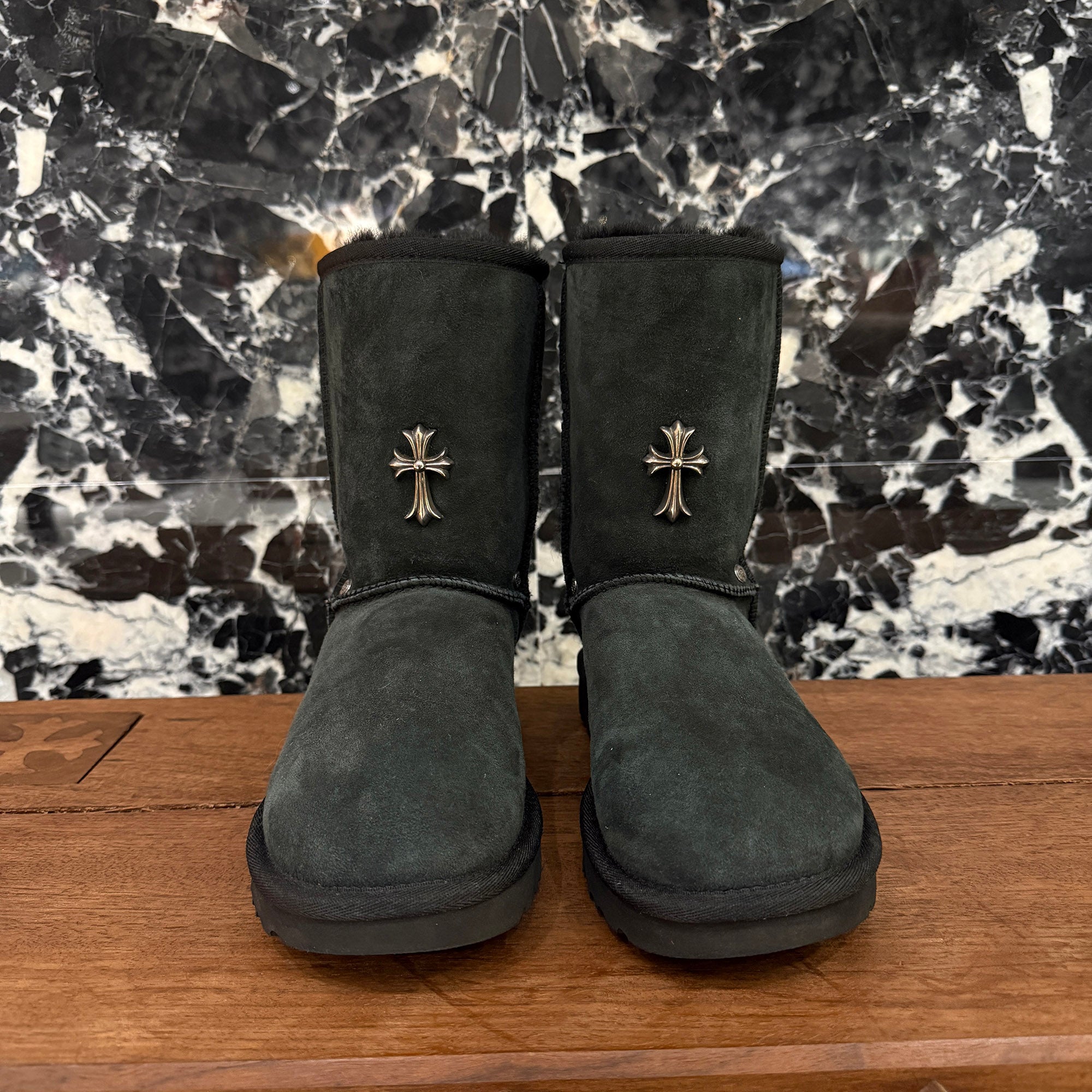 CHROME HEARTS × UGG Custom Suede Leather Shearling Boots Size JP23.0cm クロムハーツ×アグー カスタム スエードレザー ムートンブーツ サイズJP23.0cm