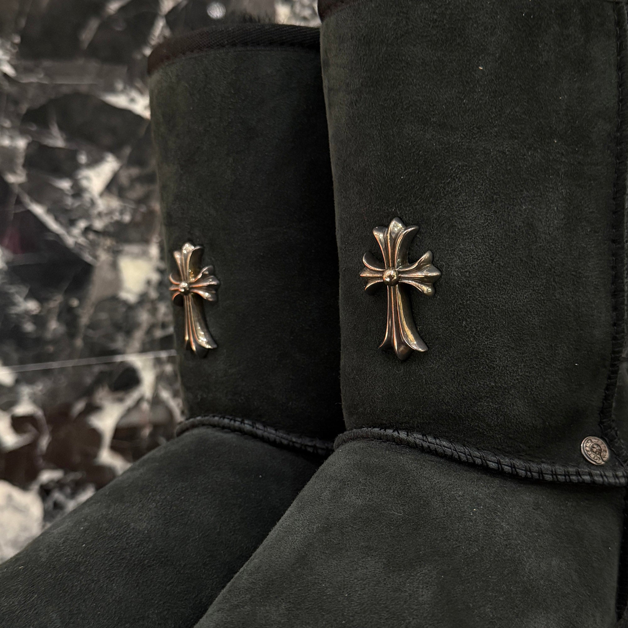 CHROME HEARTS × UGG Custom Suede Leather Shearling Boots Size JP23.0cm クロムハーツ×アグー カスタム スエードレザー ムートンブーツ サイズJP23.0cm