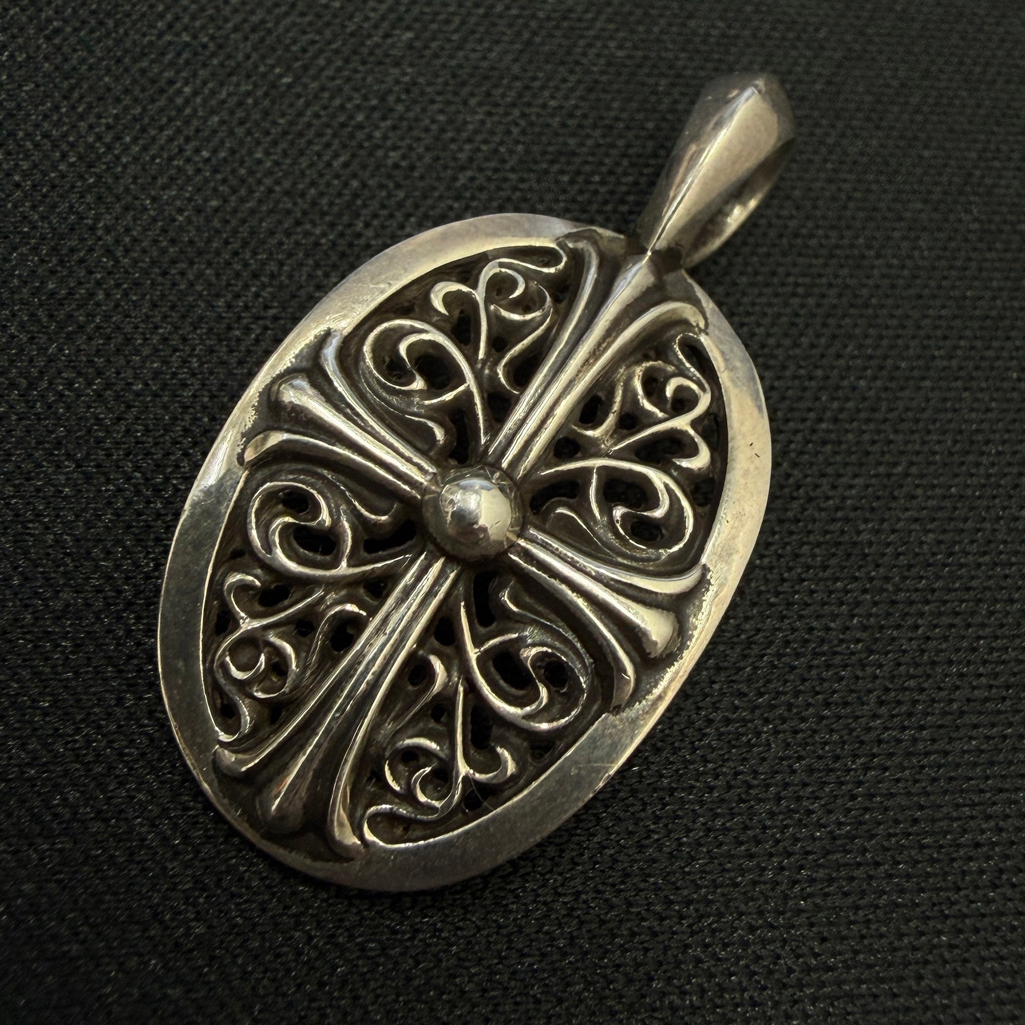 CHROME HEARTS Classic Oval Cross Charm クロムハーツ クラシック