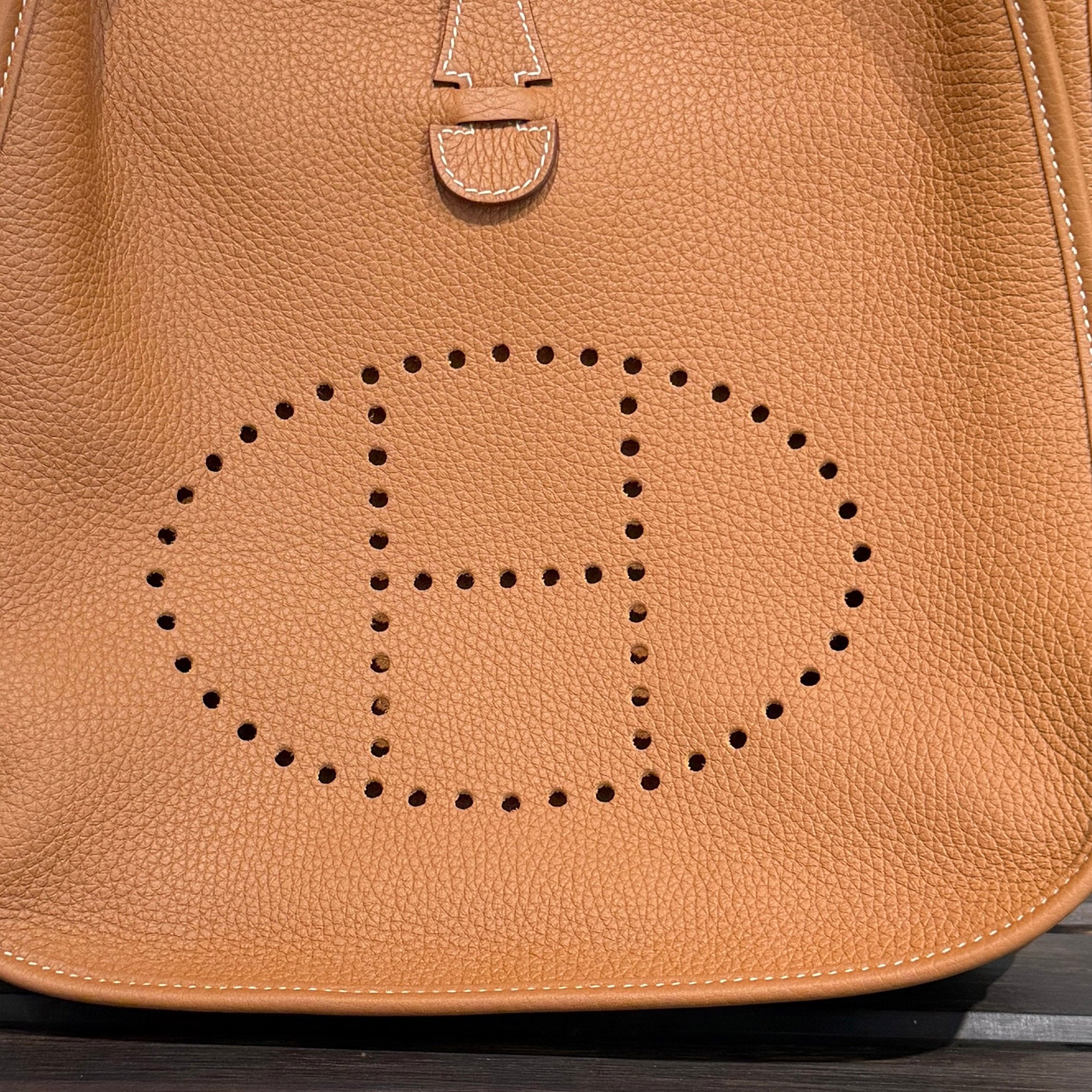 HERMES Evelyne Poche III 29 "GOLD" W刻印 エルメス エブリン ポッシュ III 29 "ゴールド" W刻印