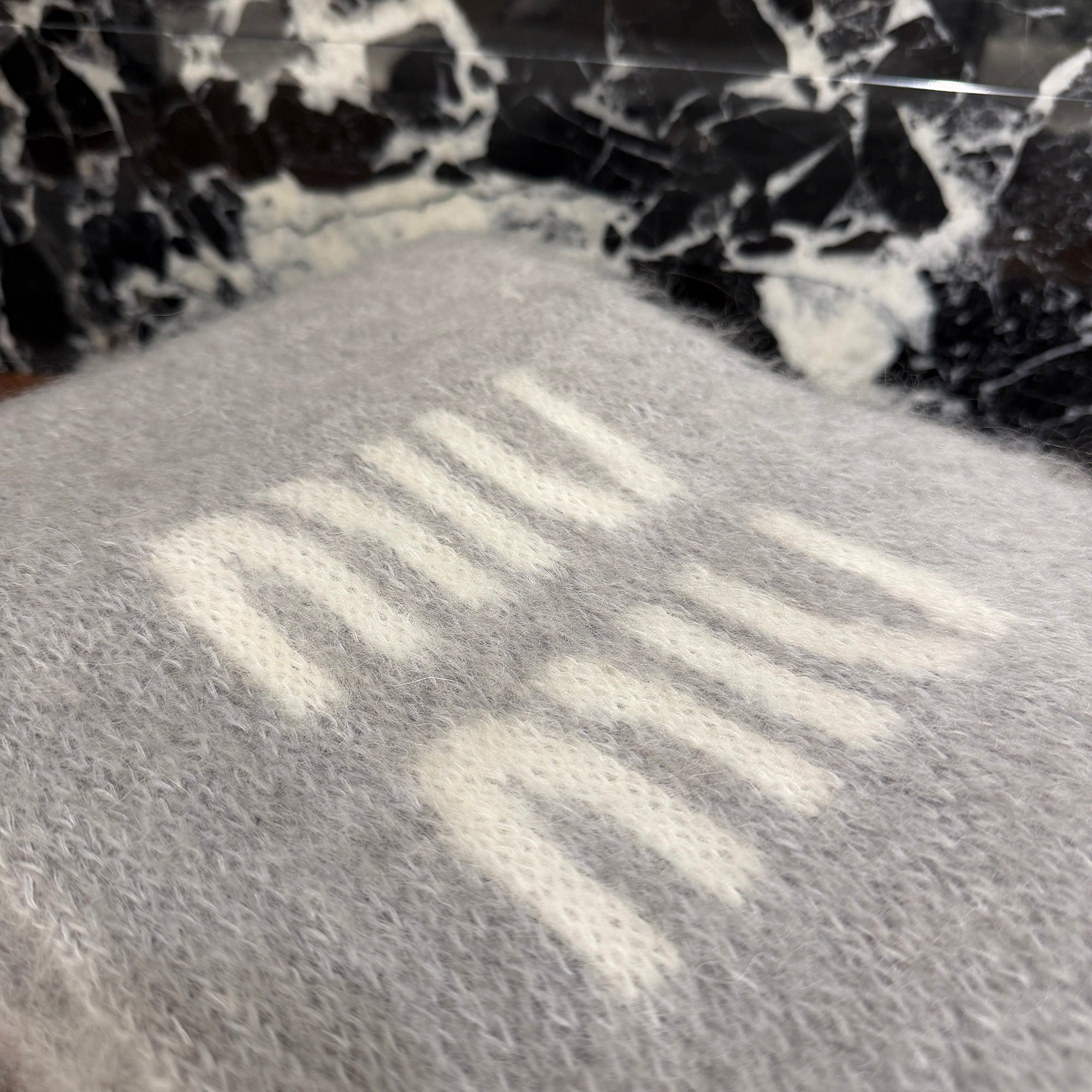 MIU MIU 2025AW Logo Embroidered Mohair Fringe Muffler 5FS062 Size TU ミュウミュウ ロゴ刺繡モヘアフリンジマフラー サイズTU