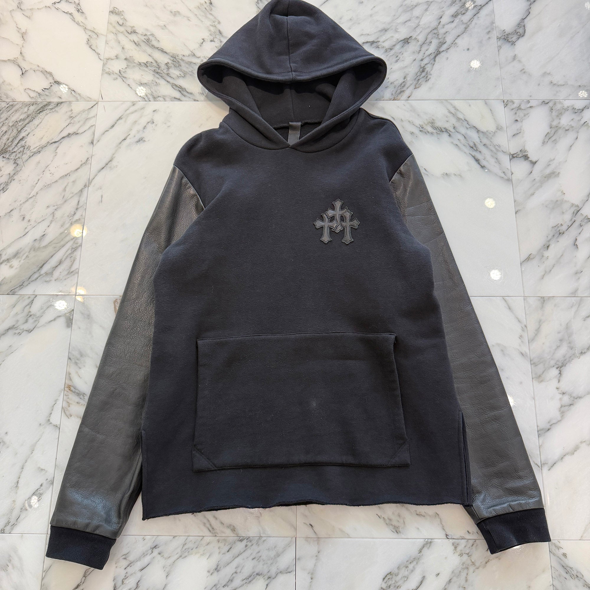 CHROME HEARTS Y NOT Leather Cross Patch Arm Leather Switching Pullover Hoodie Size L クロムハーツ ワイノット レザークロスパッチ アームレザー切替 プルオーバーフーディー サイズL