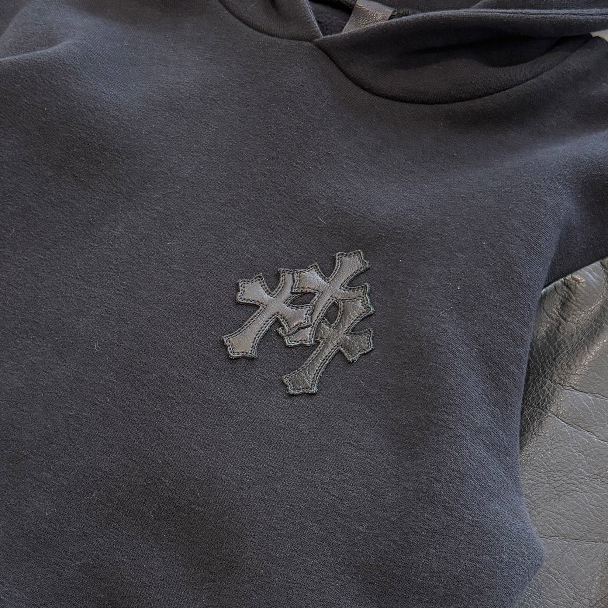 CHROME HEARTS Y NOT Leather Cross Patch Arm Leather Switching Pullover Hoodie Size L クロムハーツ ワイノット レザークロスパッチ アームレザー切替 プルオーバーフーディー サイズL