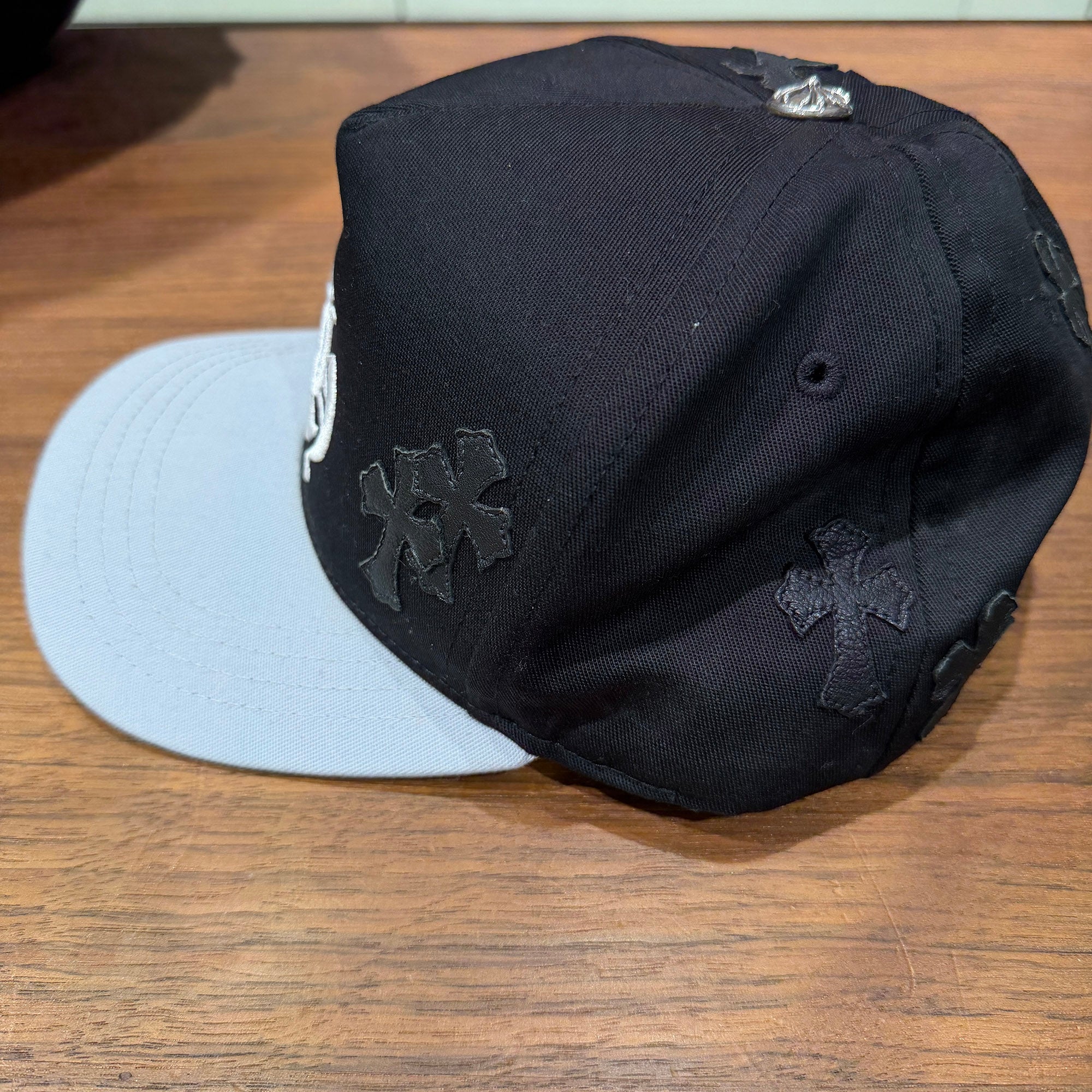 CHROME HEARTS Cemetery Cross Patch Trucker Cap ONE SIZE (53-60) クロムハーツ セメタリークロスパッチ トラッカーキャップ ONE SIZE (53-60)