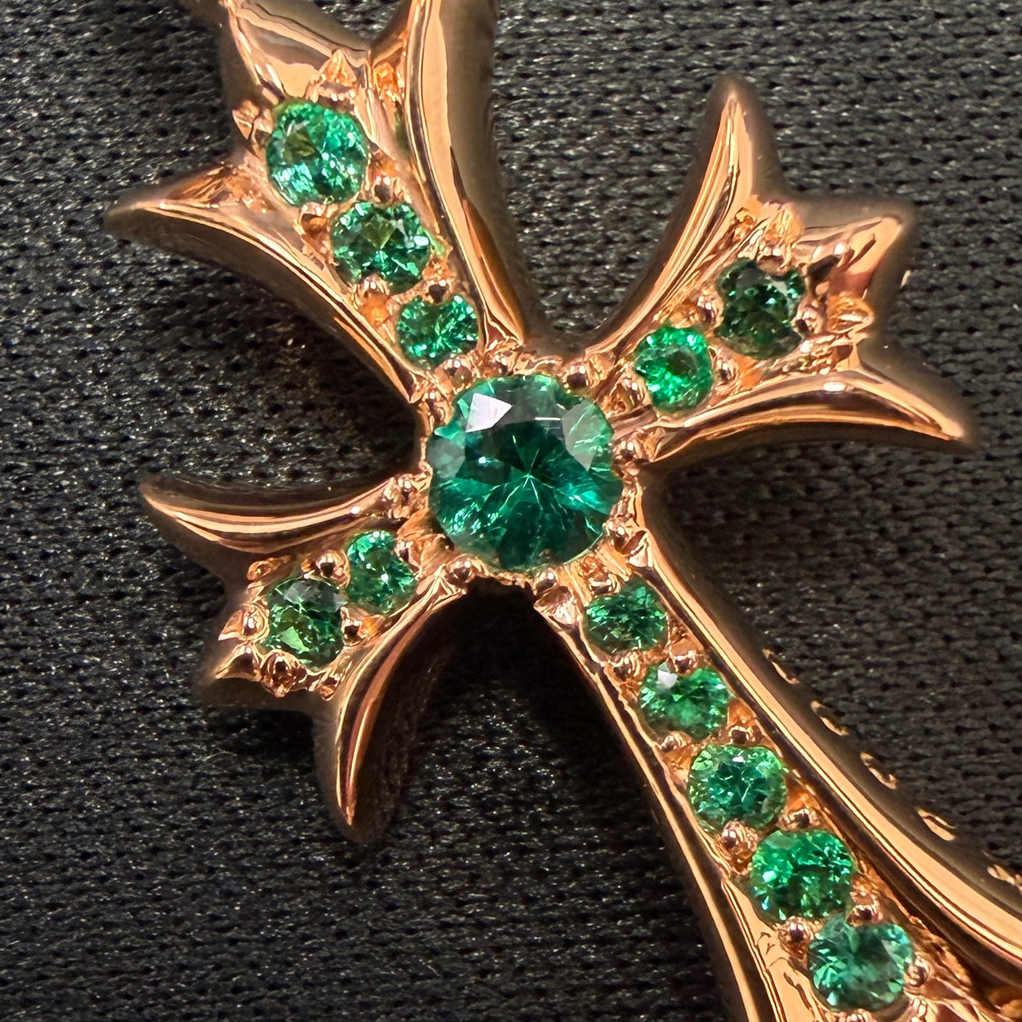 クロムハーツ22kベビーファットエメラルドパヴェ　ネックレストップ CHROME HEARTS 22K Tiny Fat Cross Pave Emerald Pendant Top クロム