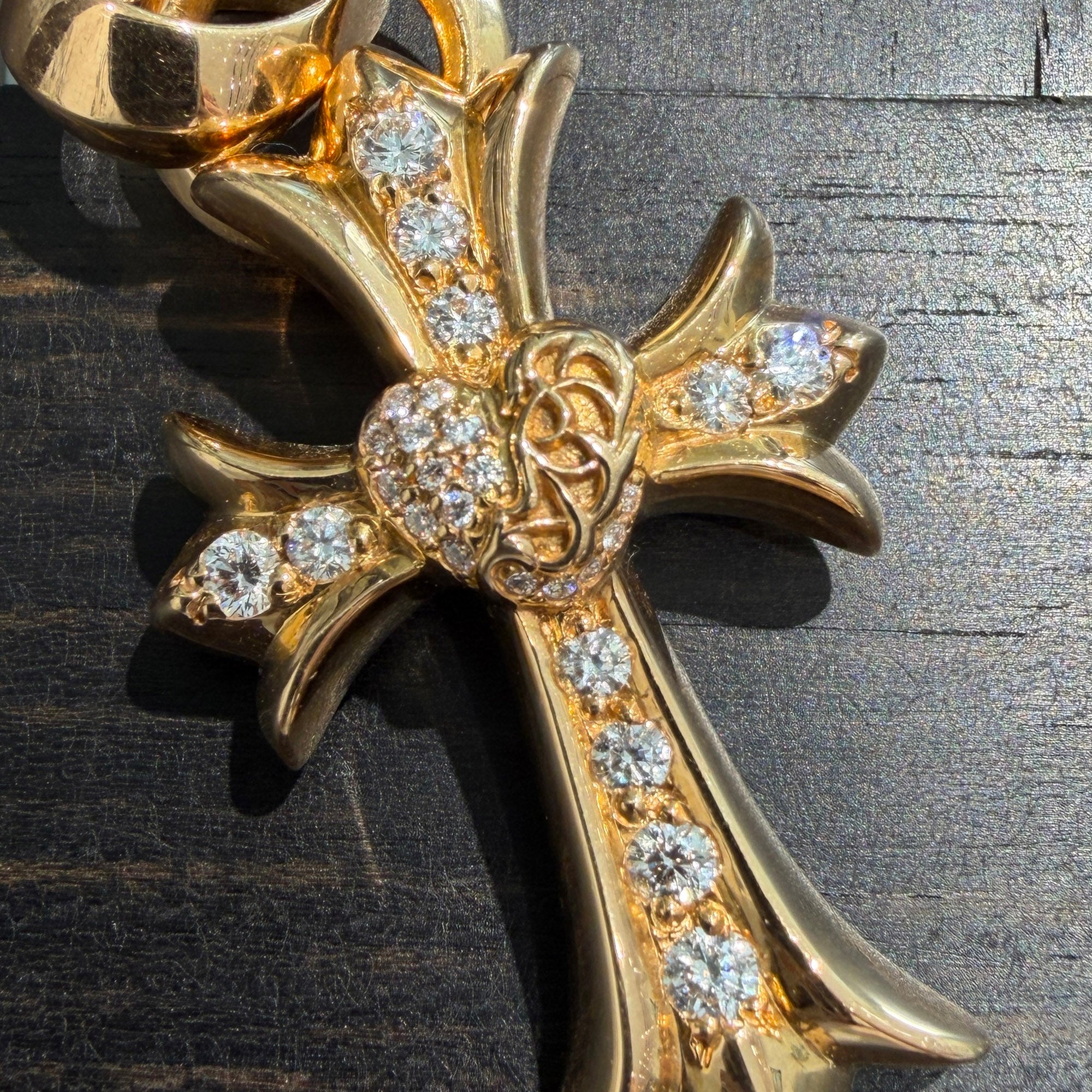 CHROME HEARTS 22K Heart Small CH Cross Pave Diamond With Bail