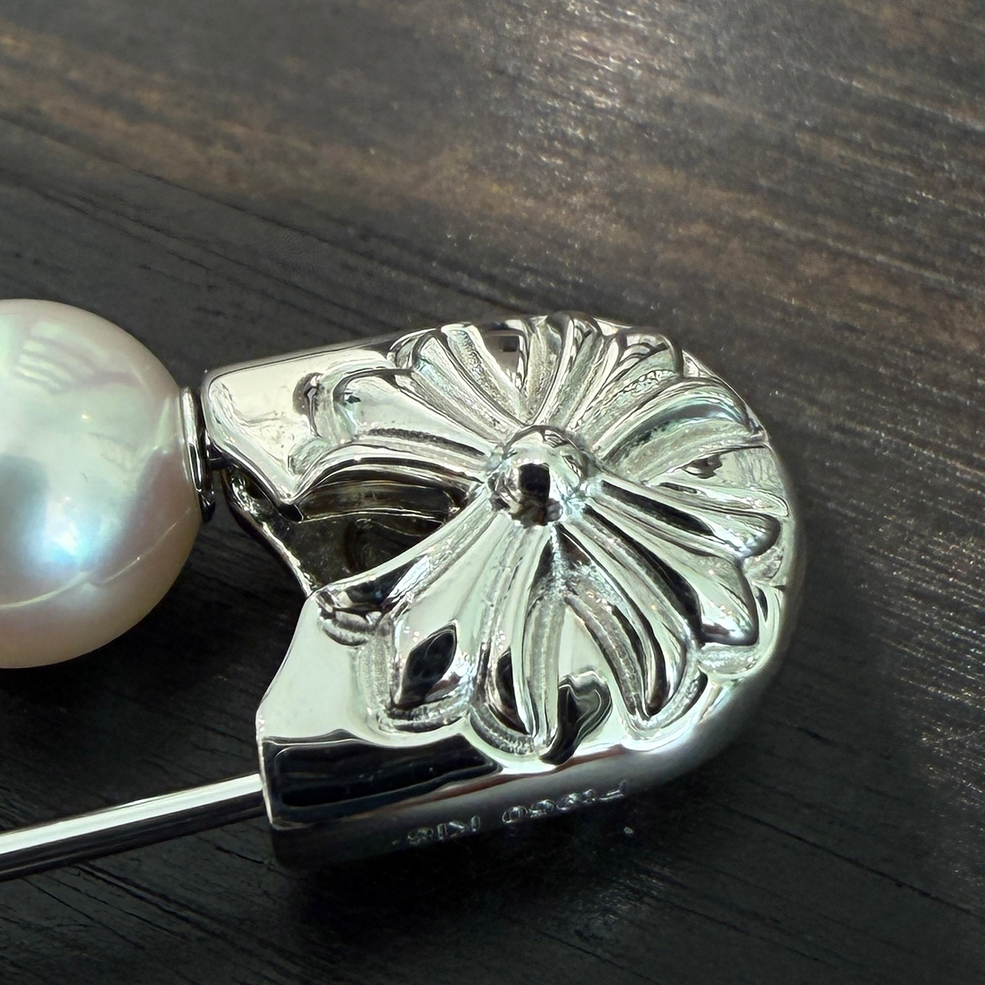 CHROME HEARTS × MIKIMOTO K18 WG Pearl Safety Pin 1 Diamond Brooch クロムハーツ × ミキモト 18K WG パールセーフティピン 1ダイヤモンド ブローチ