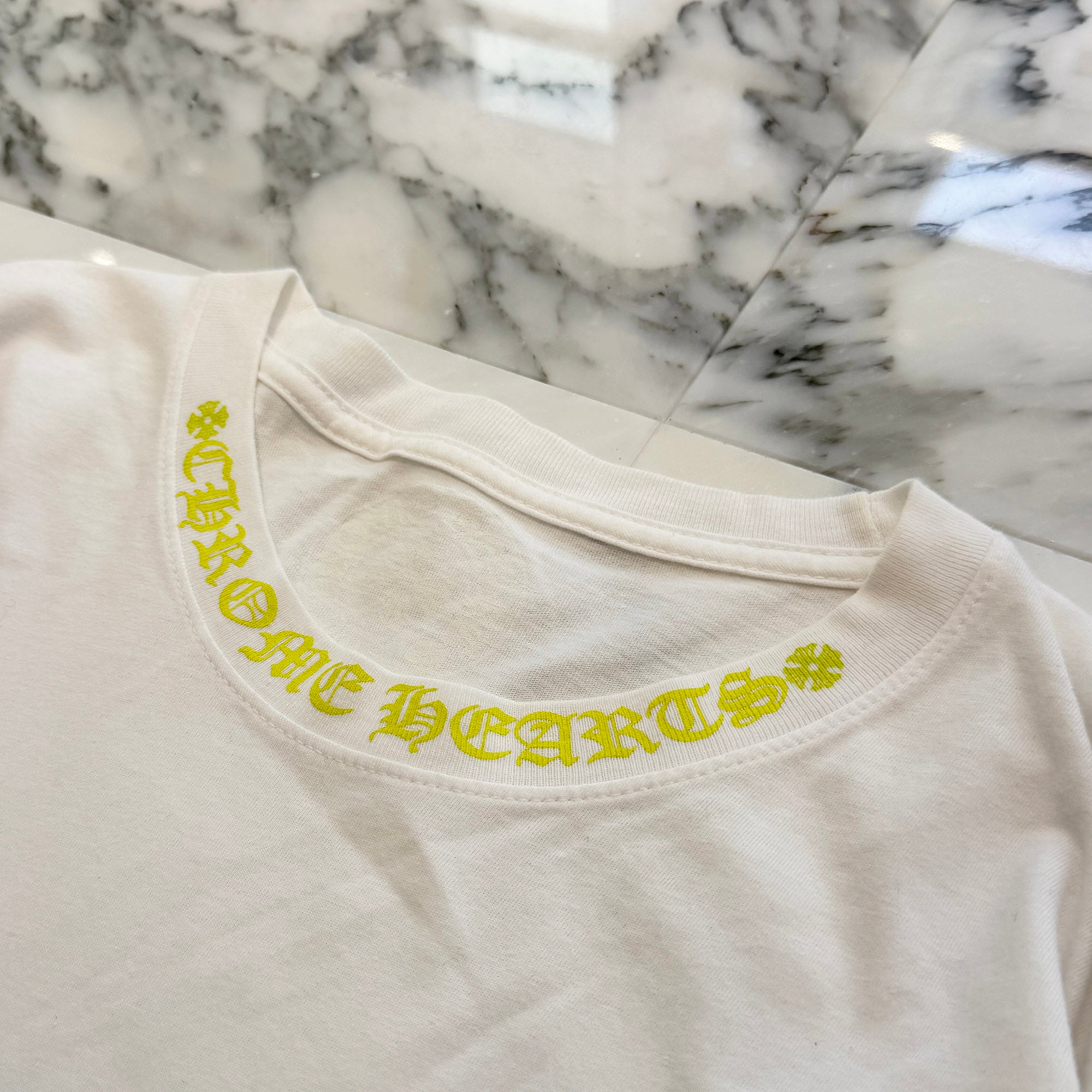 CHROME HEARTS Old English Neck Logo Neon Yellow Long Sleeve Tee Size L クロムハーツ オールドイングリッシュネックロゴネオンイエローロングスリーブTシャツ サイズL
