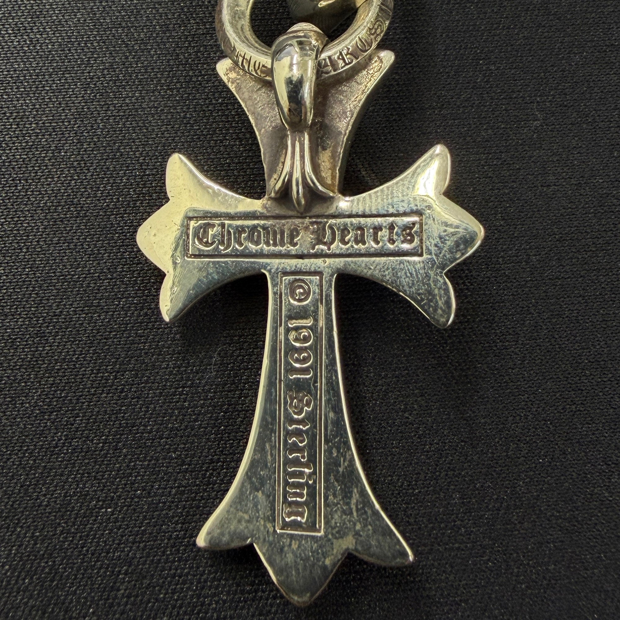 Chrome HeartsスモールCHクロス withベイル CHROME HEARTS Small CH Cross Pendant With Bail クロムハーツ