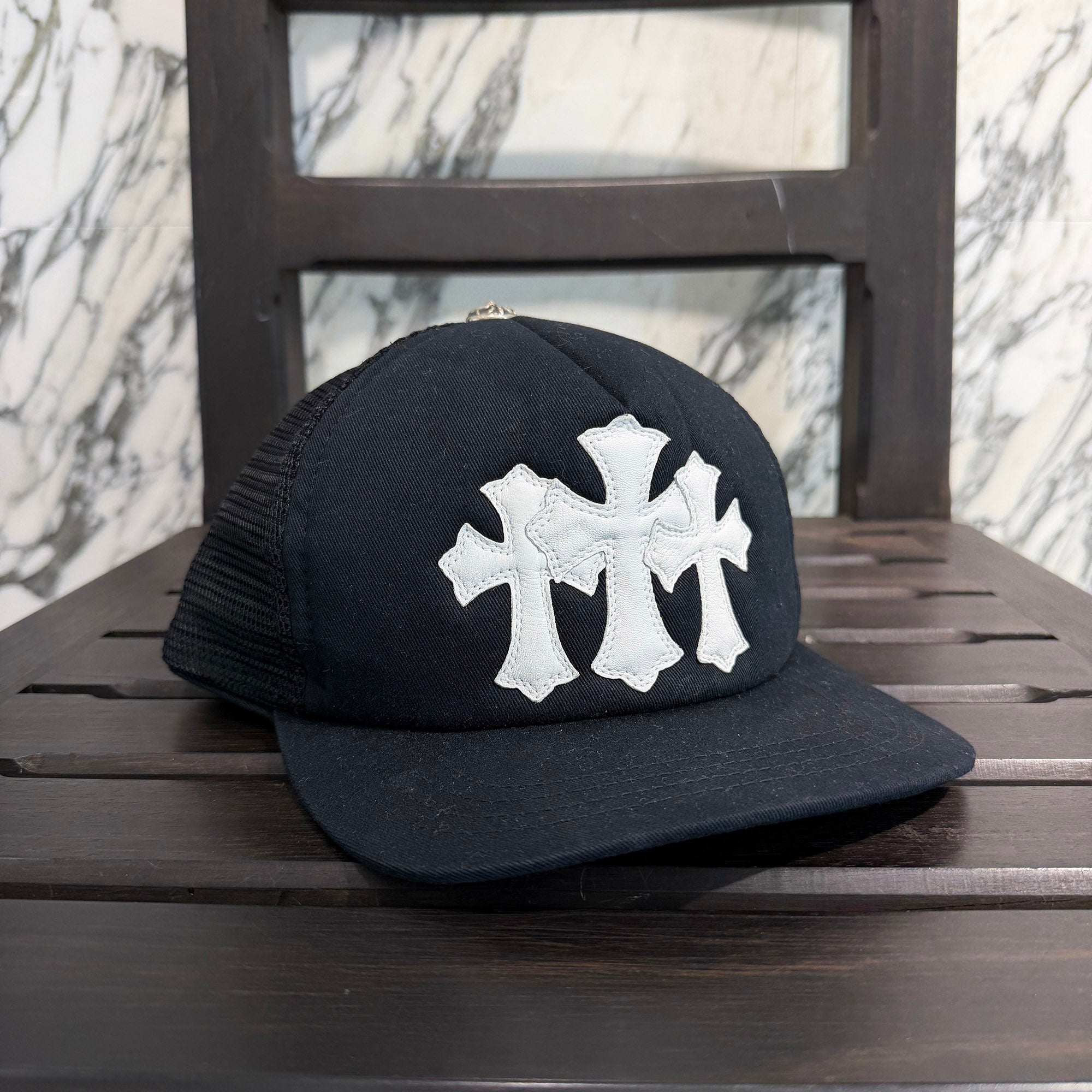 CHROME HEARTS Triple Cross Patch Trucker Cap ONE SIZE (51-61) クロムハーツ トリプルクロスパッチ トラッカーキャップ ONE SIZE (51-61)