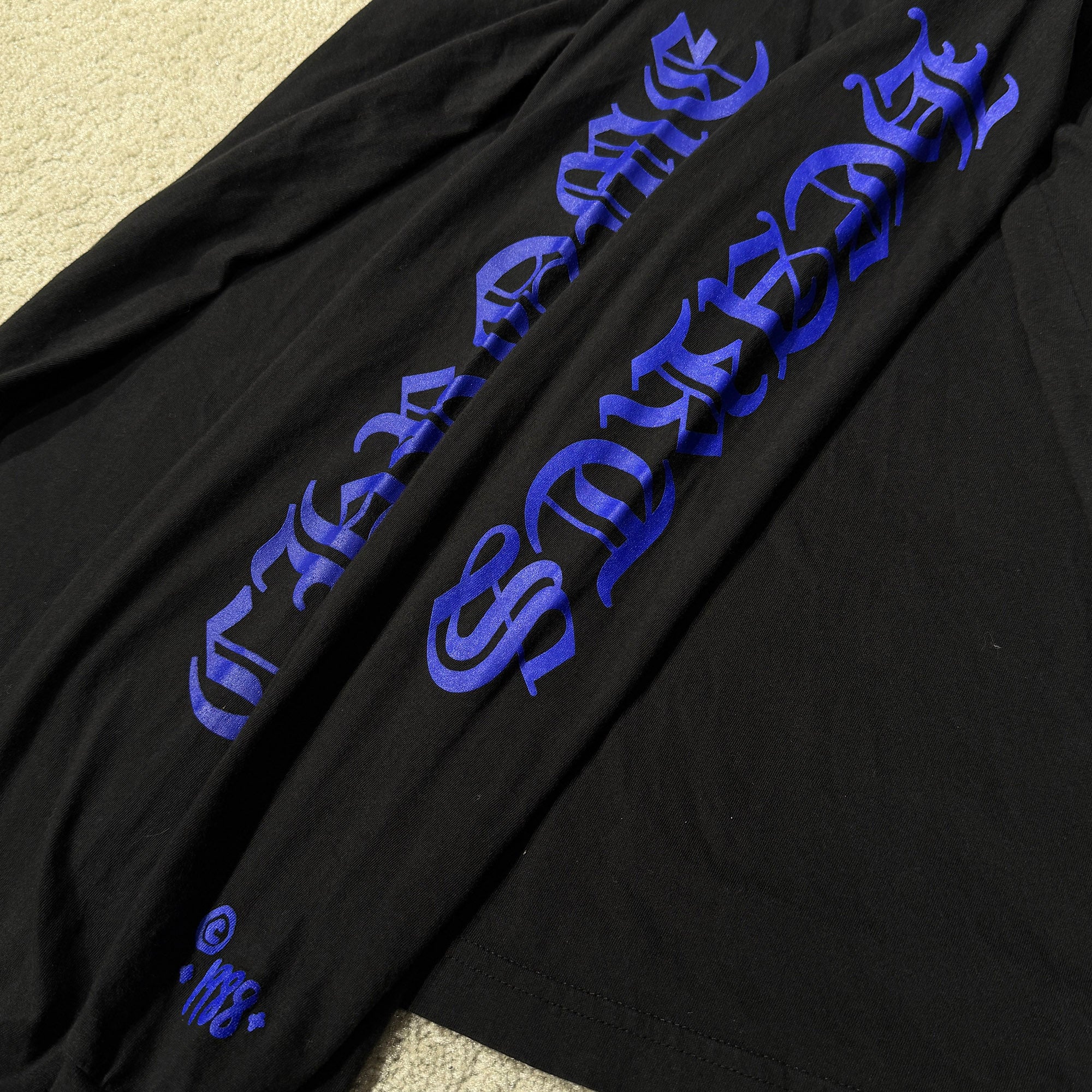 CHROME HEARTS Old English Neck Logo Neon Blue Long Sleeve Tee Size L クロムハーツ オールドイングリッシュネックロゴネオンブルーロングスリーブTシャツ サイズL