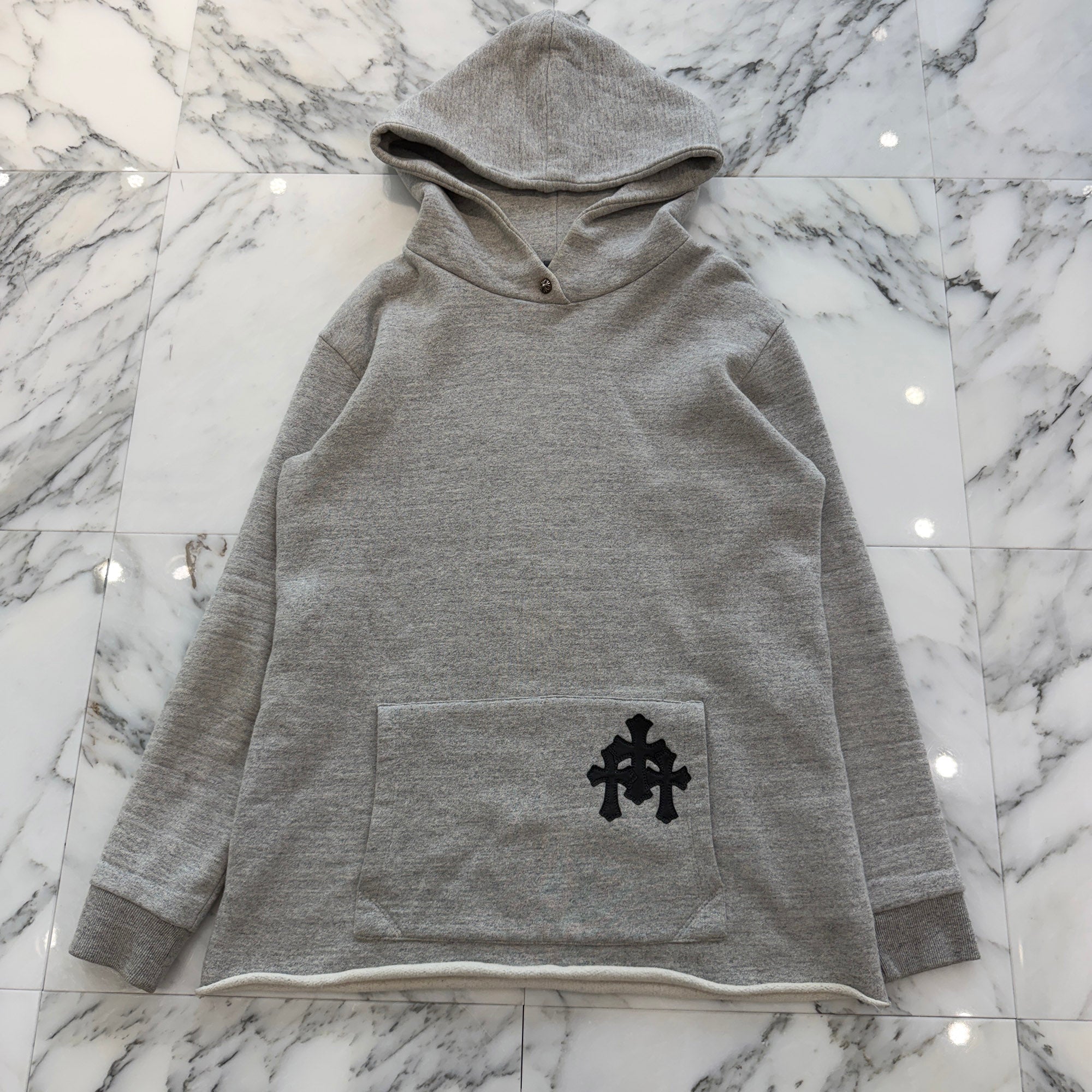 CHROME HEARTS Y NOT Cross Ball Button 3 Cemetery Cross Leather Patch Pullover Hoodie Size M クロムハーツ ワイノット クロスボールボタン 3 セメタリークロス レザーパッチ プルオーバーフーディー サイズM