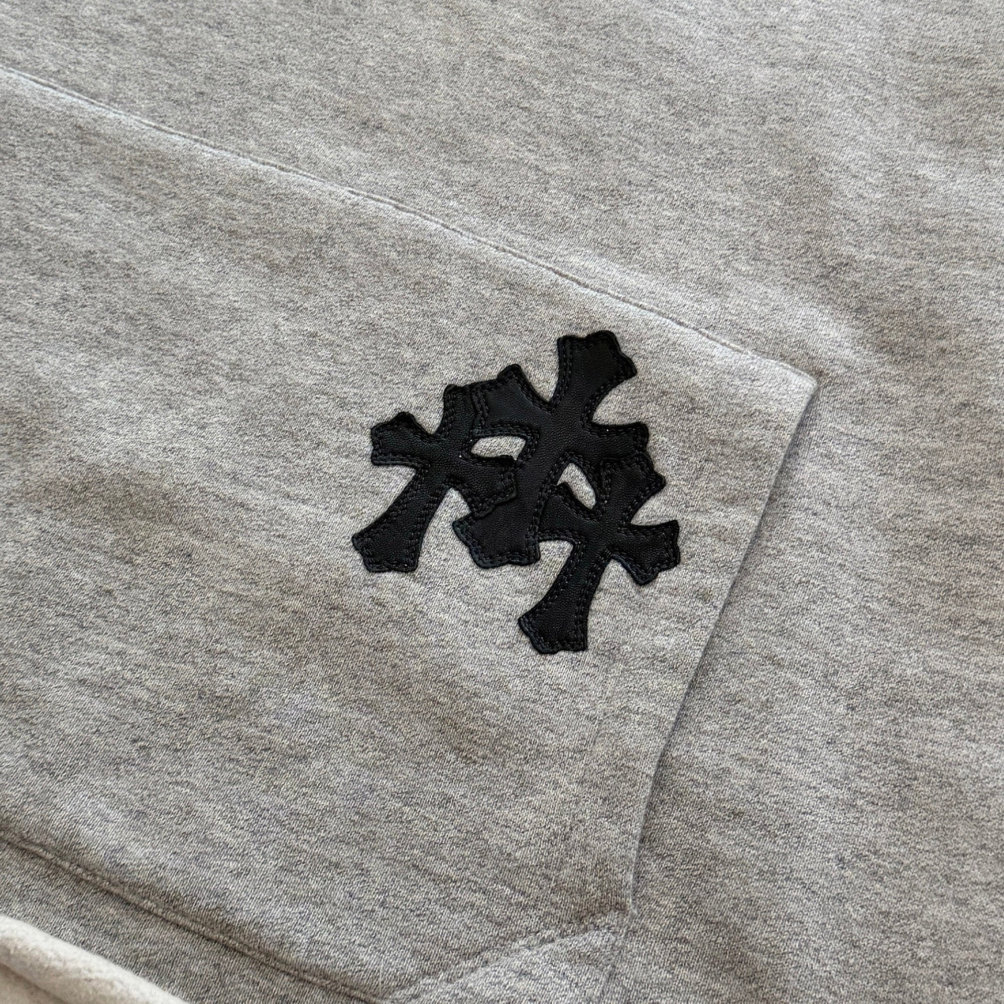 CHROME HEARTS Y NOT Cross Ball Button 3 Cemetery Cross Leather Patch Pullover Hoodie Size M クロムハーツ ワイノット クロスボールボタン 3 セメタリークロス レザーパッチ プルオーバーフーディー サイズM