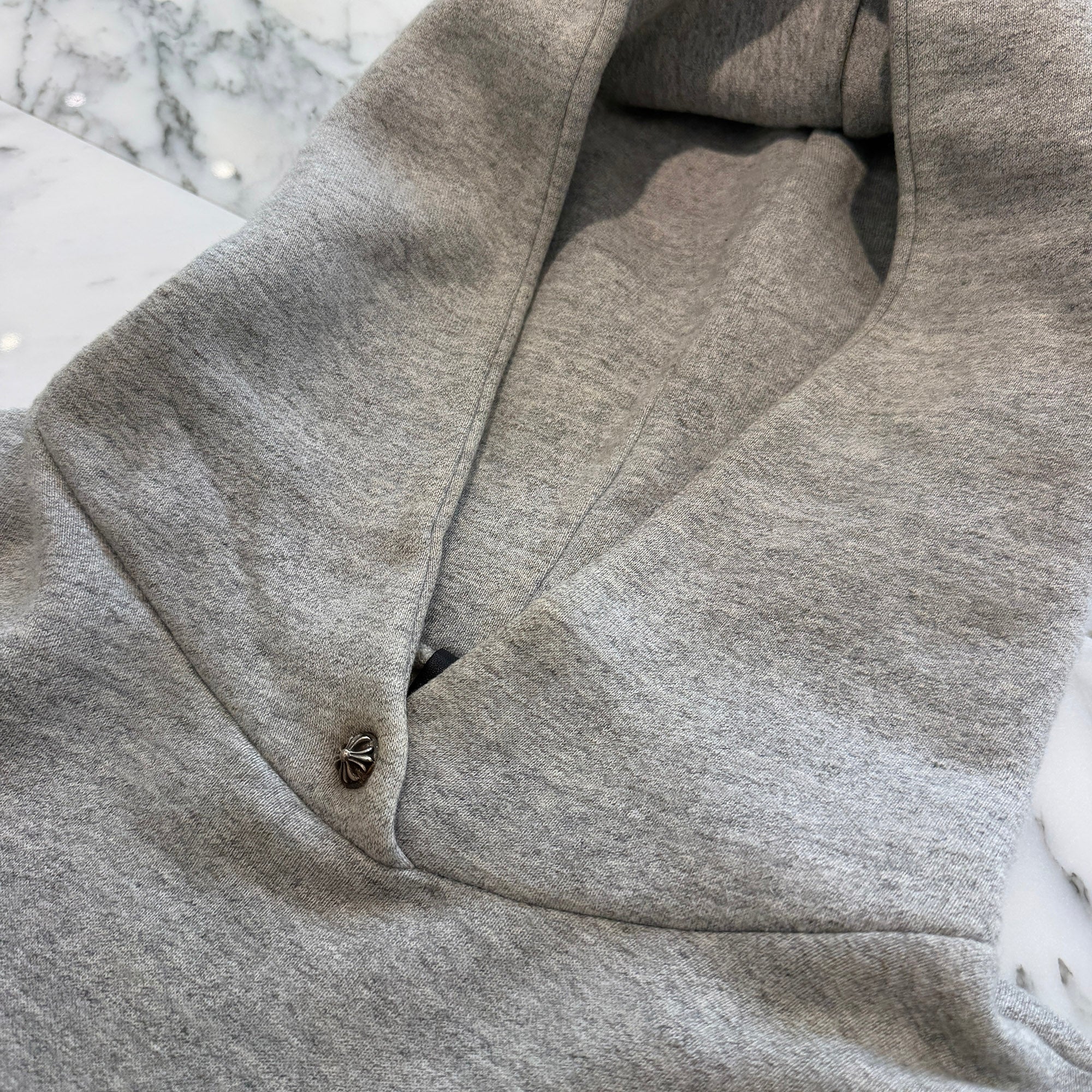 CHROME HEARTS Y NOT Cross Ball Button 3 Cemetery Cross Leather Patch Pullover Hoodie Size M クロムハーツ ワイノット クロスボールボタン 3 セメタリークロス レザーパッチ プルオーバーフーディー サイズM