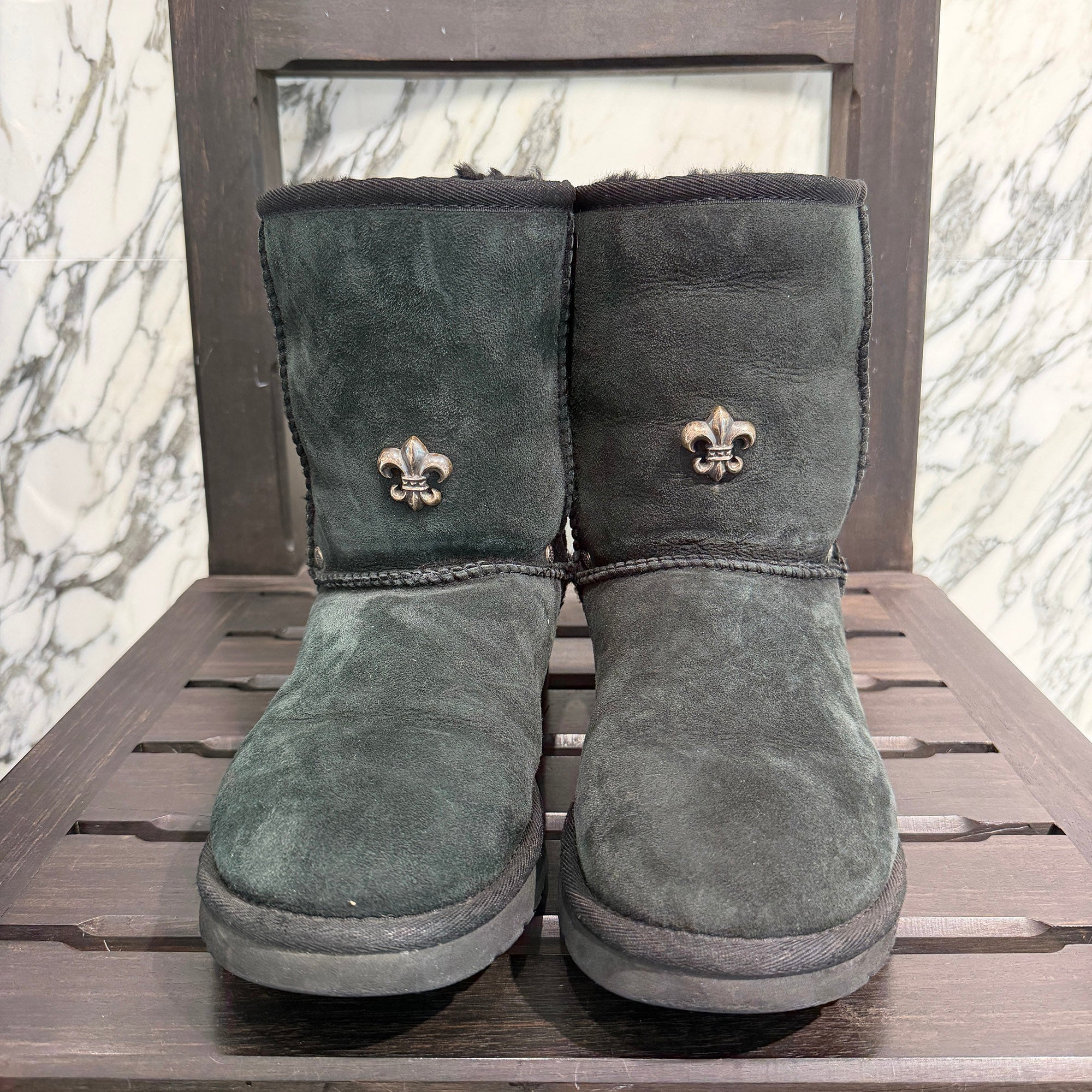 CHROME HEARTS × UGG Custom Suede Leather Shearling Boots Size JP24.0cm クロムハーツ×アグー カスタム スエードレザー ムートンブーツ サイズJP24.0cm