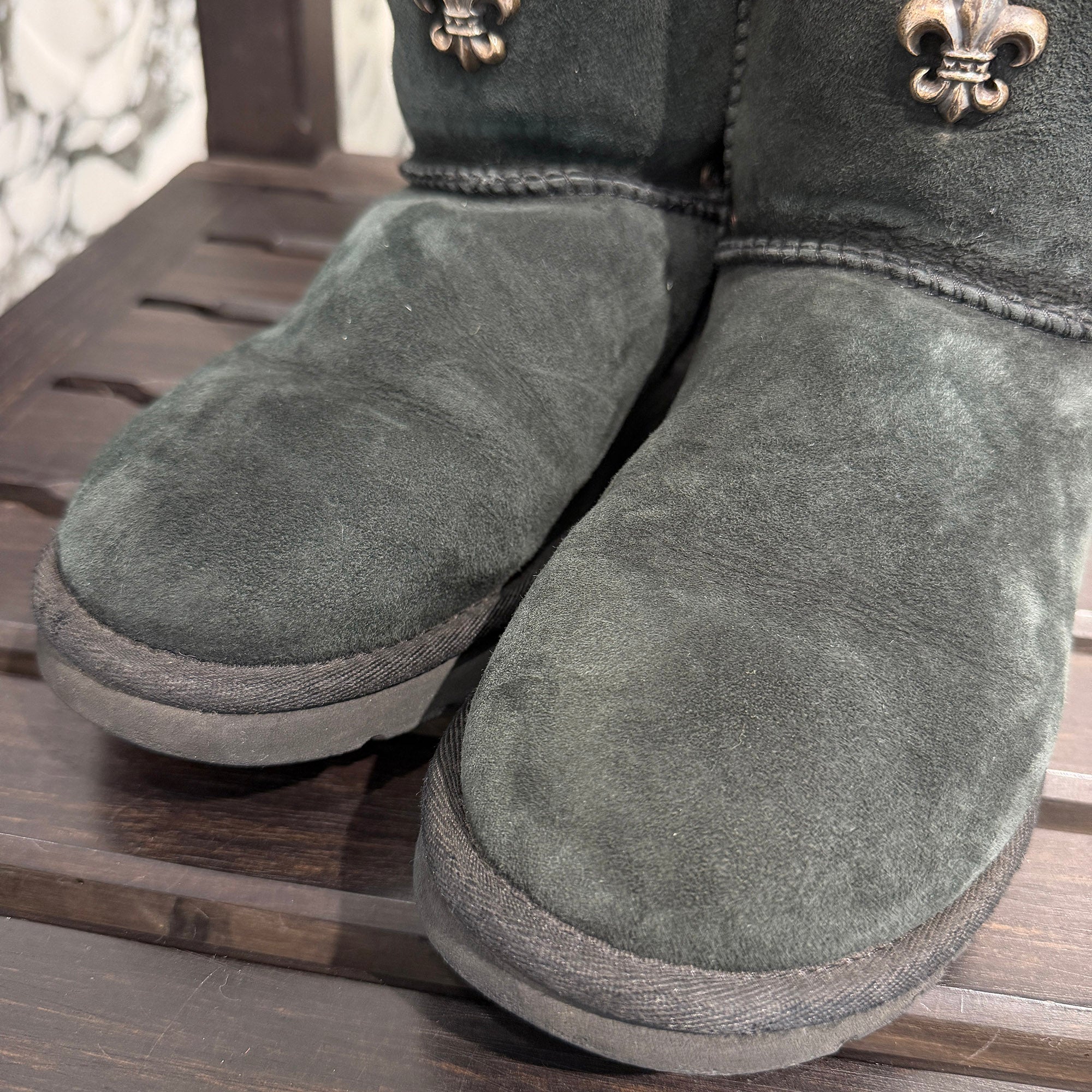 CHROME HEARTS × UGG Custom Suede Leather Shearling Boots Size JP24.0cm クロムハーツ×アグー カスタム スエードレザー ムートンブーツ サイズJP24.0cm