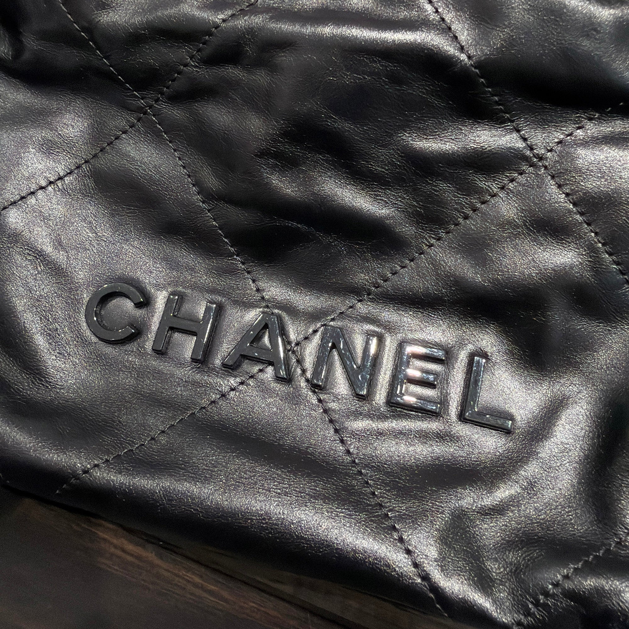CHANEL 22 Mini Shiny Calf Leather Chain Shoulder Bag AS3980 シャネル 22 ミニシャイニーカーフスキン チェーン ショルダーバッグ