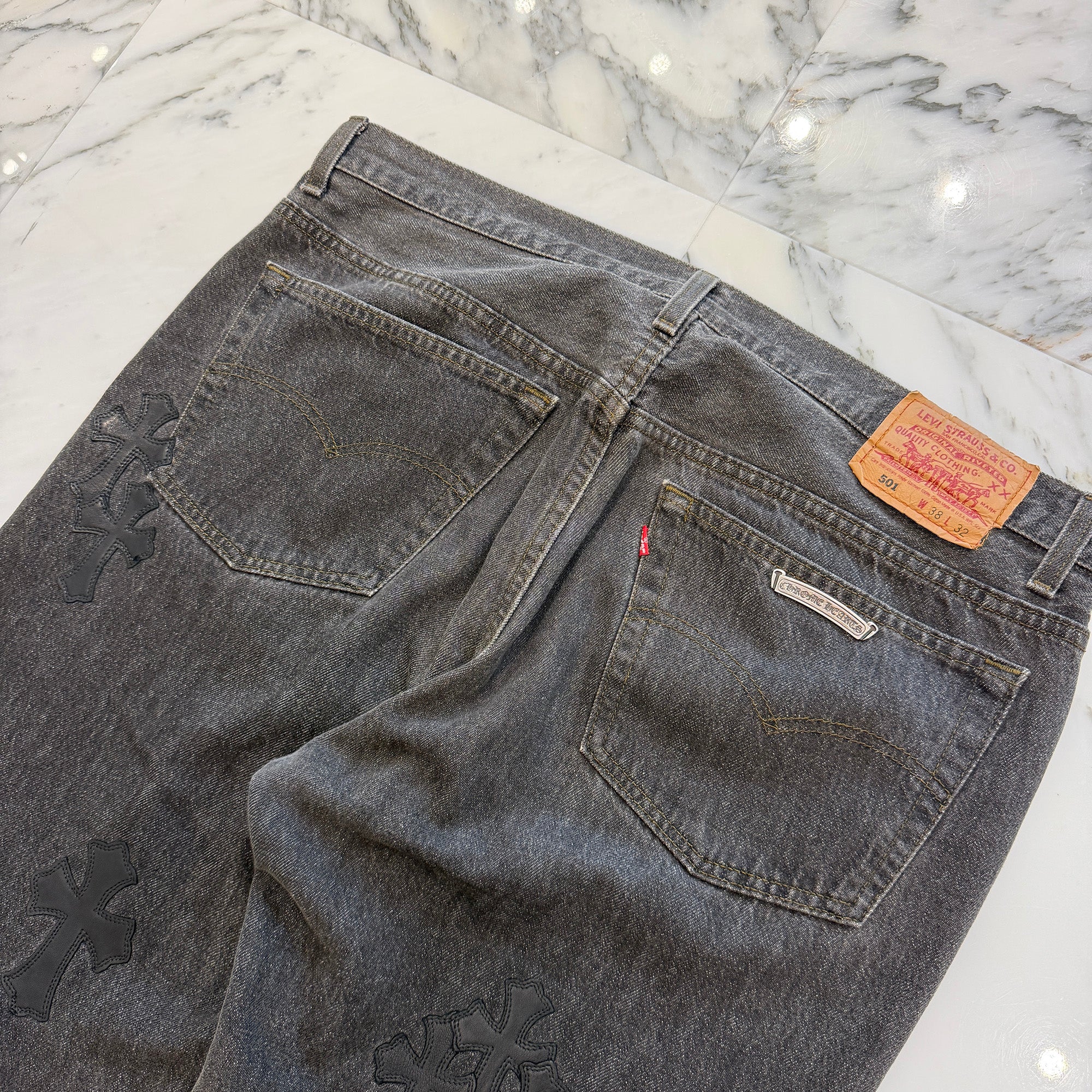 CHROME HEARTS × Levi's 501 VNTG Leather Cross Patch Denim Pants Size 34 クロムハーツ × リーバイス 501 ヴィンテージ レザークロスパッチ デニムパンツ サイズ34