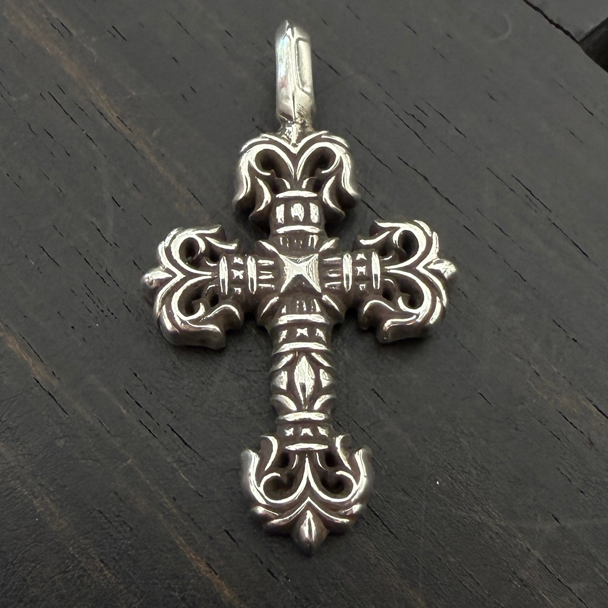 CHROME HEARTS Tiny Filigree Cross Charm Pendent Top クロムハーツ タイニー フィリグリークロス チャーム ペンダント トップ