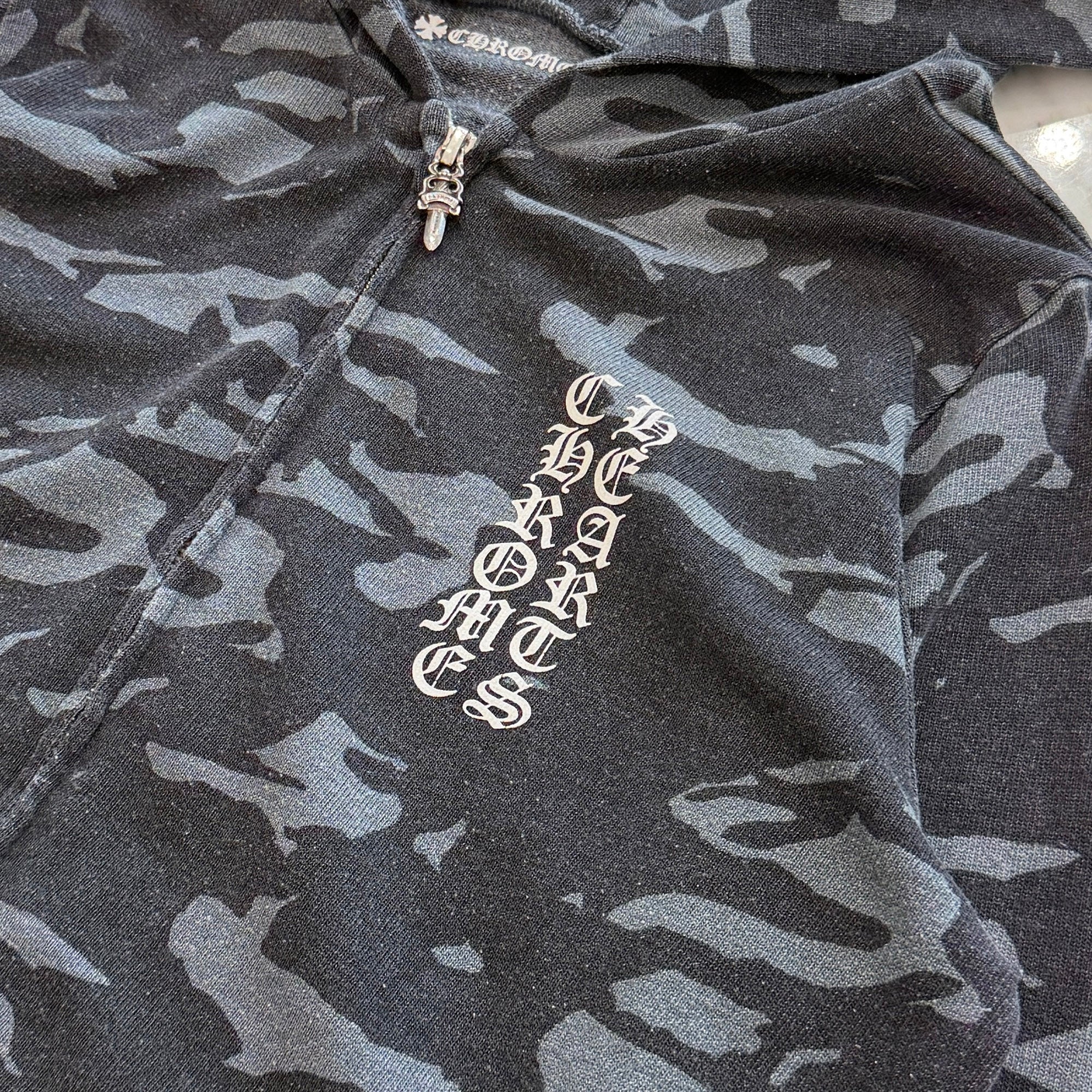 CHROME HEARTS × MATTY BOY Camouflage Vertical Logo Zip Up Hoodie Size XS クロムハーツ × マッティボーイ カモフラージュ バーティカルロゴ ジップアップフーディー サイズXS