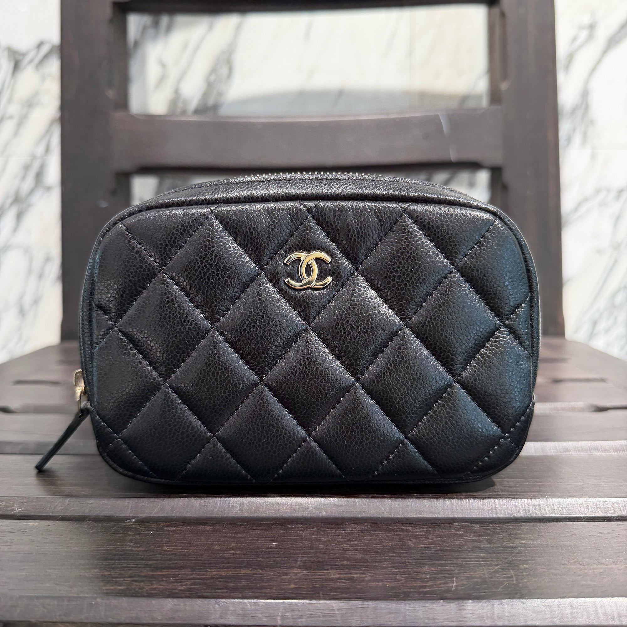 CHANEL Matelassé Grained Shiny Calfskin Coco Mark Zip Poach A80909 シャネル マトラッセ グレインドシャイニー カーフスキンココマーク ジップポーチ