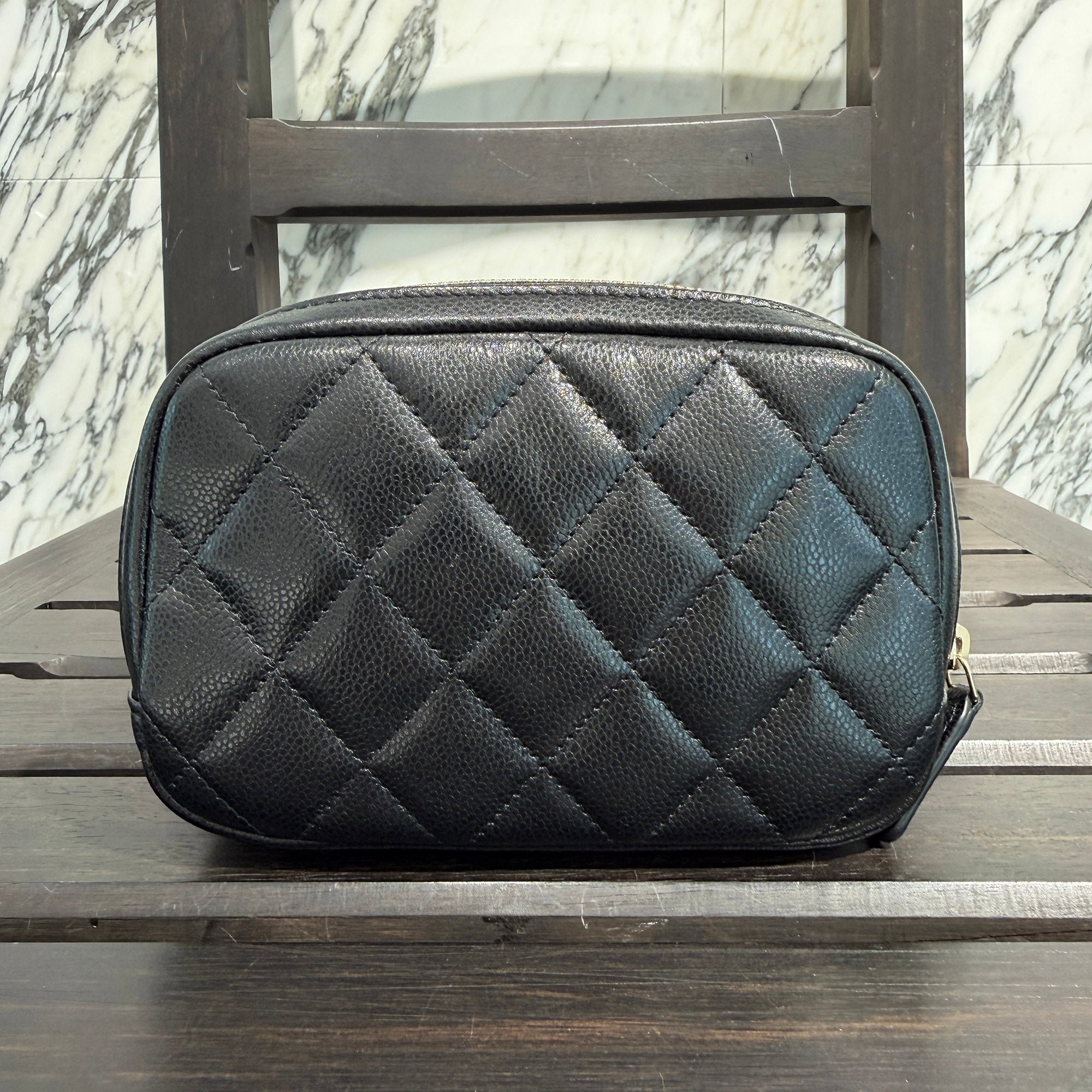 CHANEL Matelassé Grained Shiny Calfskin Coco Mark Zip Poach A80909 シャネル マトラッセ グレインドシャイニー カーフスキンココマーク ジップポーチ