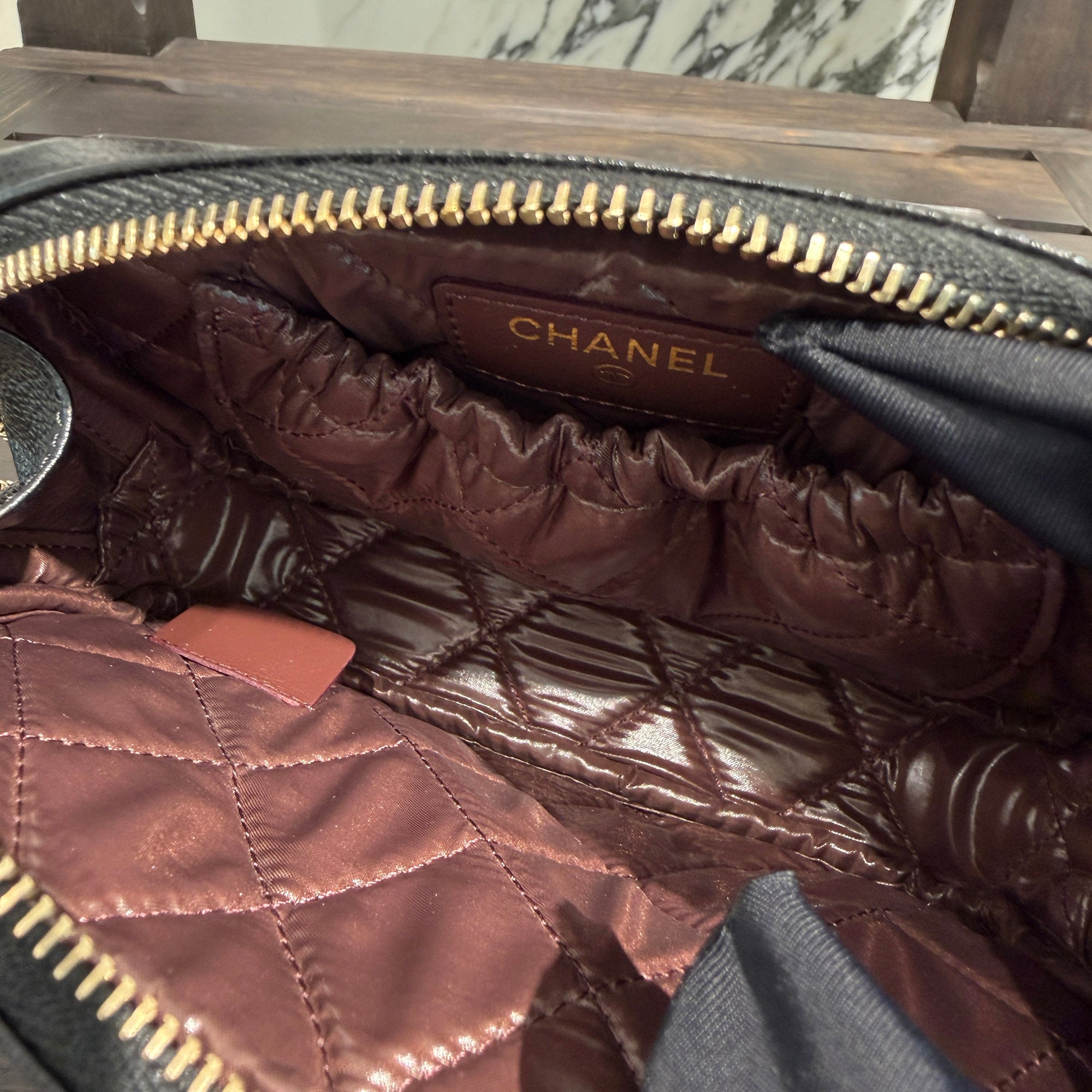 CHANEL Matelassé Grained Shiny Calfskin Coco Mark Zip Poach A80909 シャネル マトラッセ グレインドシャイニー カーフスキンココマーク ジップポーチ
