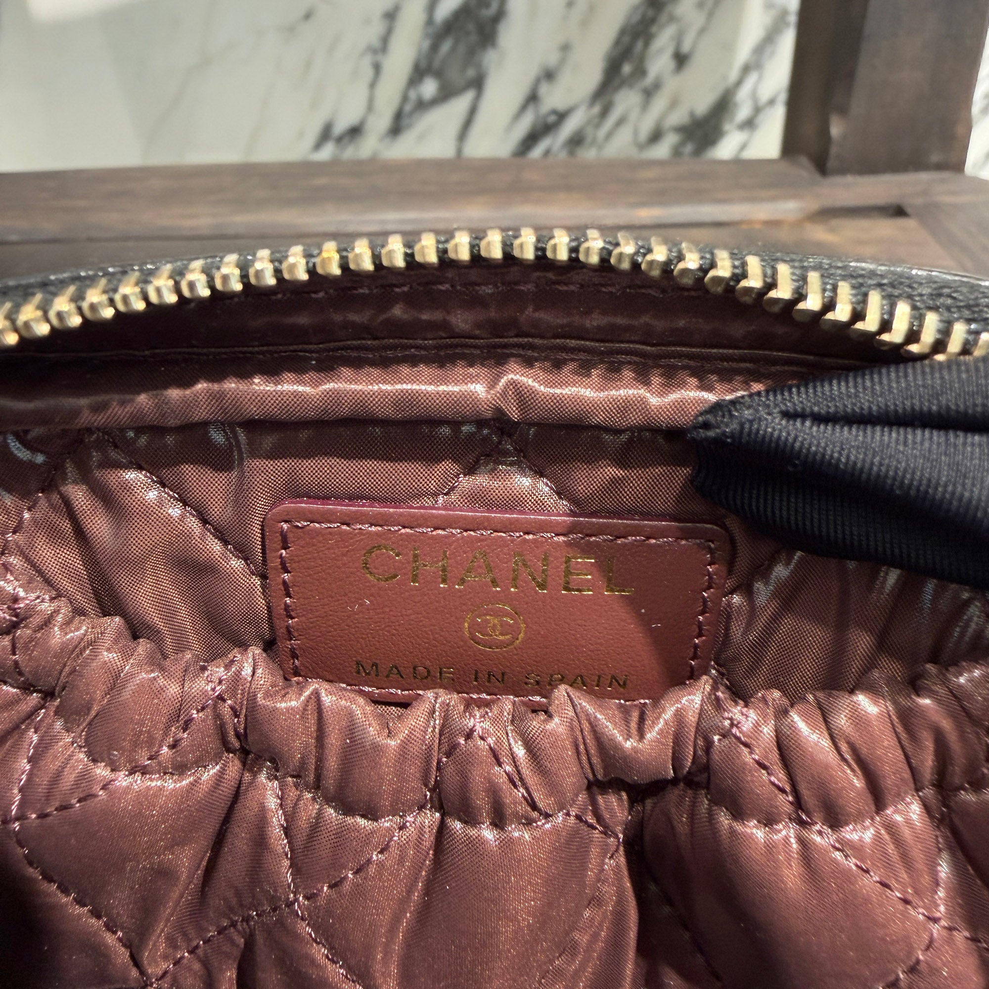 CHANEL Matelassé Grained Shiny Calfskin Coco Mark Zip Poach A80909 シャネル マトラッセ グレインドシャイニー カーフスキンココマーク ジップポーチ