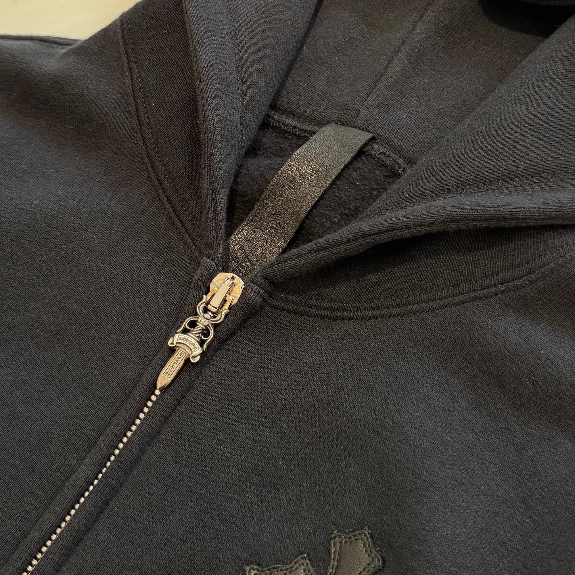 CHROME HEARTS Y NOT Leather Cross Patch Arm Leather Switching Zip Up Hoodie Size Ｍ クロムハーツ ワイノット レザークロスパッチ アームレザー切替 ジップアップフーディー サイズＭ