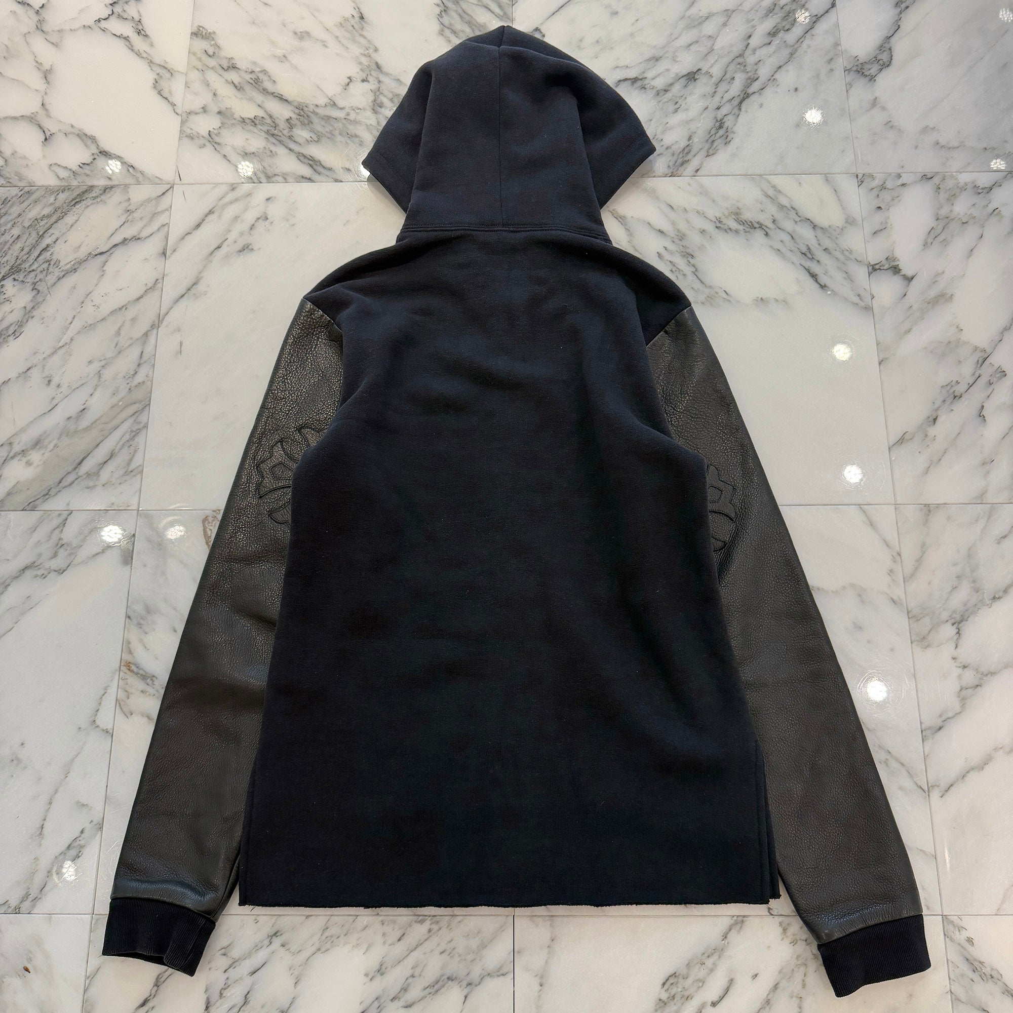 CHROME HEARTS Y NOT Leather Cross Patch Arm Leather Switching Zip Up Hoodie Size Ｍ クロムハーツ ワイノット レザークロスパッチ アームレザー切替 ジップアップフーディー サイズＭ