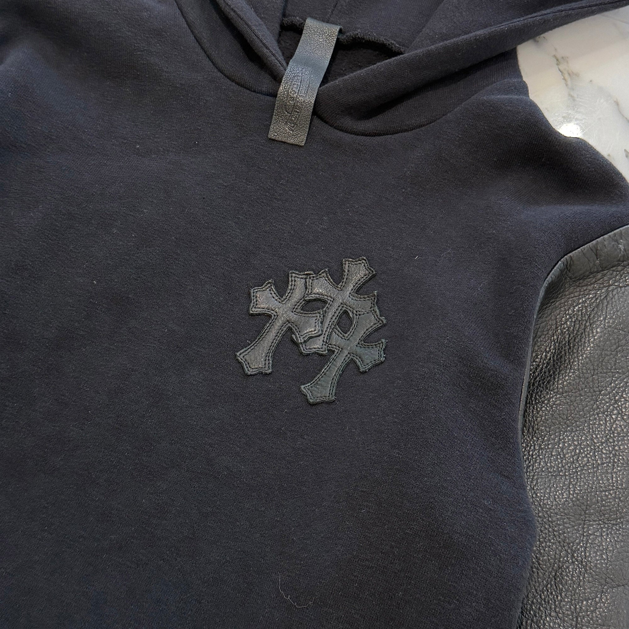 CHROME HEARTS Y NOT Leather Cross Patch Arm Leather Switching Pullover Hoodie Size S クロムハーツ ワイノット レザークロスパッチ アームレザー切替 プルオーバーフーディー サイズS
