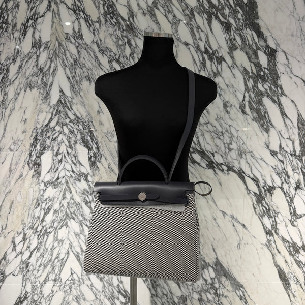 HERMES Herbag Zip 31 Hand Bag "Ecru/Ardoise" G刻印 エルメス エールバッグ・ジップ 31 "エクリュ/アルドワーズ" G刻印