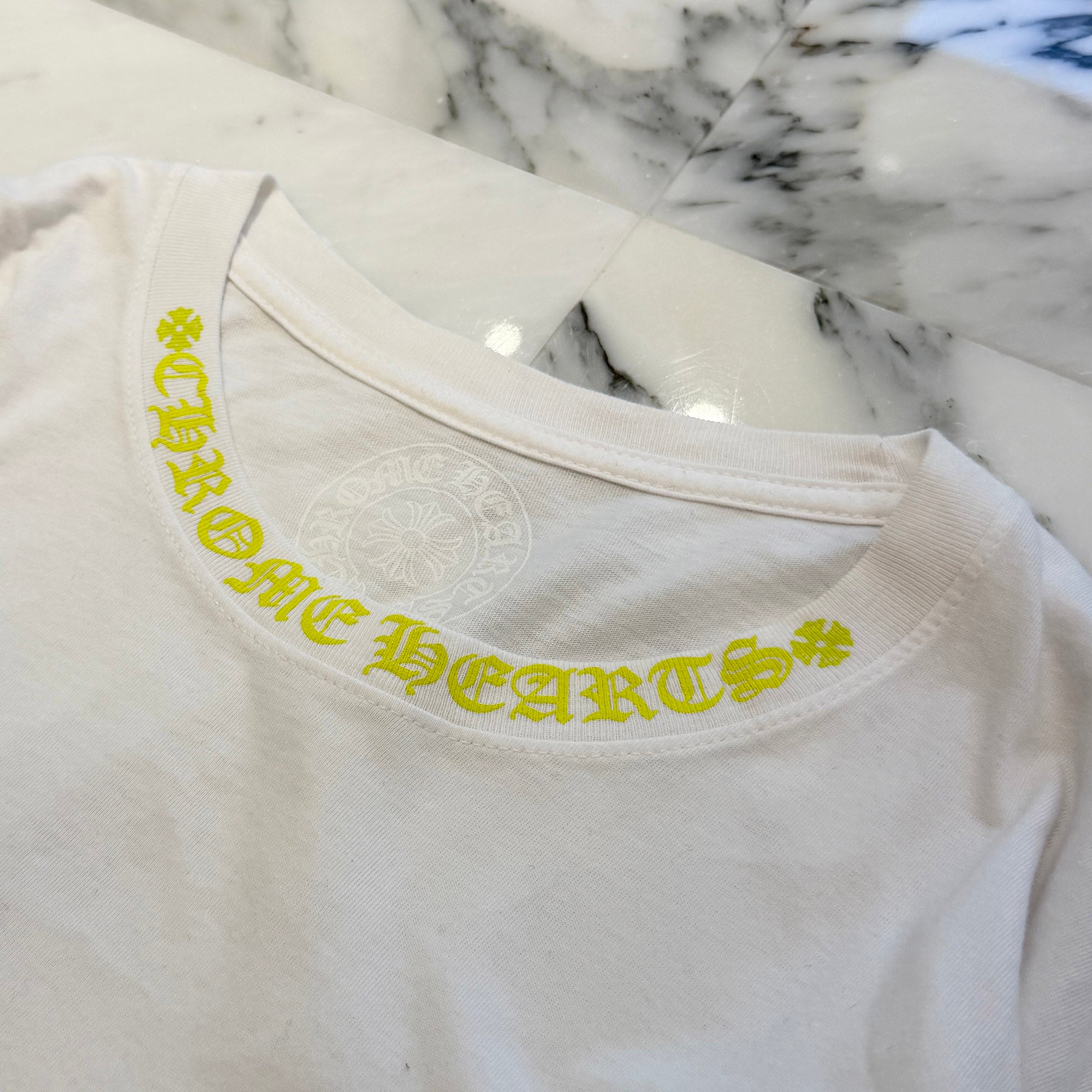 CHROME HEARTS Old English Neck Logo Neon Yellow Long Sleeve Tee Size M クロムハーツ オールドイングリッシュネックロゴネオンイエローロングスリーブTシャツ サイズM