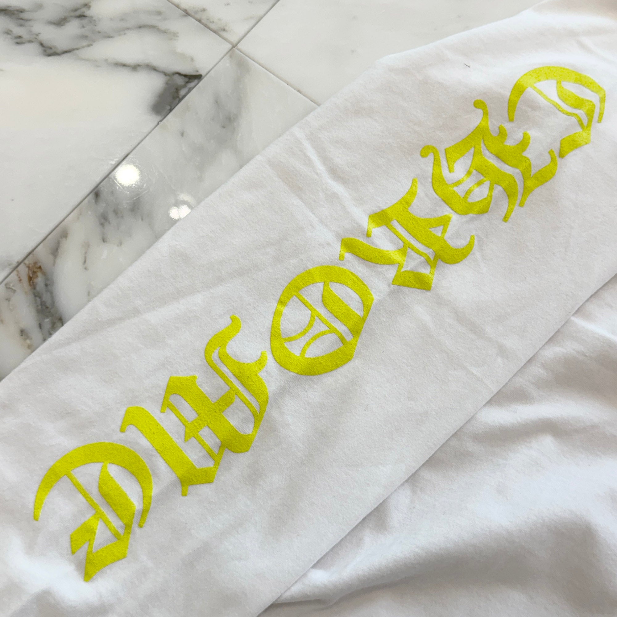 CHROME HEARTS Old English Neck Logo Neon Yellow Long Sleeve Tee Size M クロムハーツ オールドイングリッシュネックロゴネオンイエローロングスリーブTシャツ サイズM