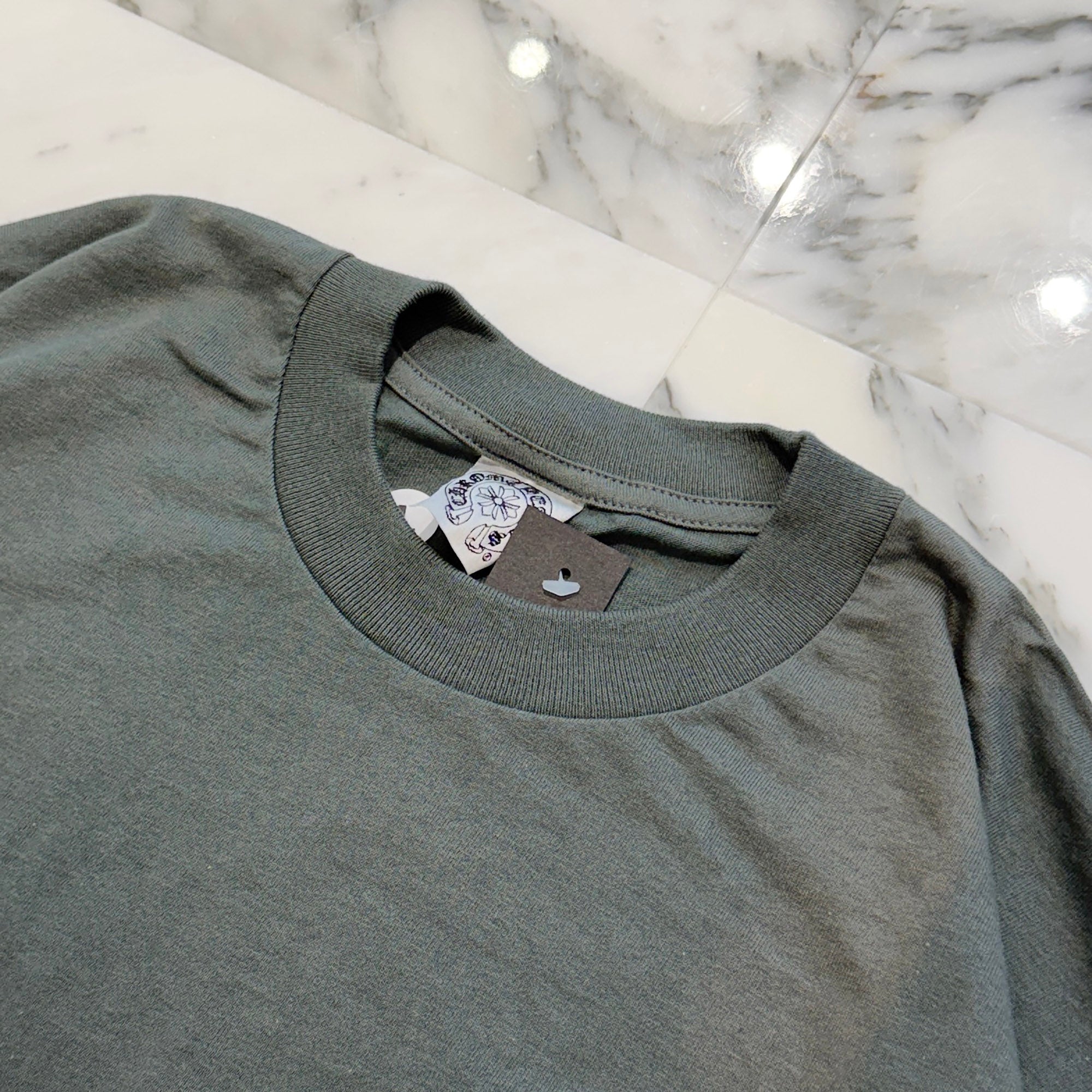 CHROME HEARTS Intellectual Gallery Limited Vertical Logo Back Scroll Tee Size L クロムハーツ インテレクチュアルギャラリー限定 ヴァーティカルロゴ バックスクロールTシャツ サイズL