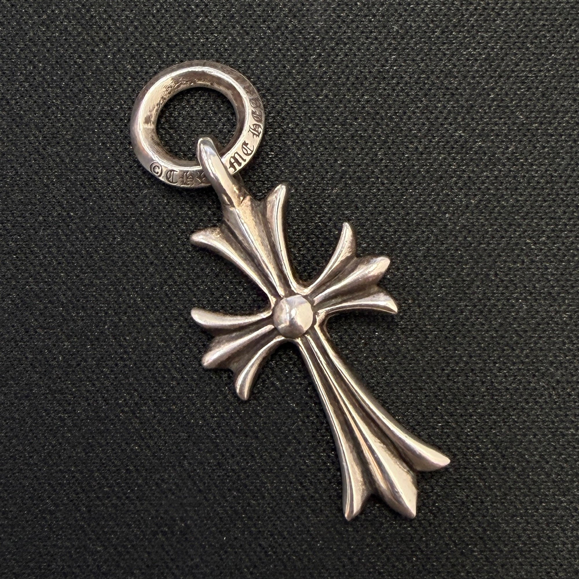 CHROME HEARTS Tiny Cross Charm Pendant Top クロムハーツ タイニークロス チャーム ペンダントトップ