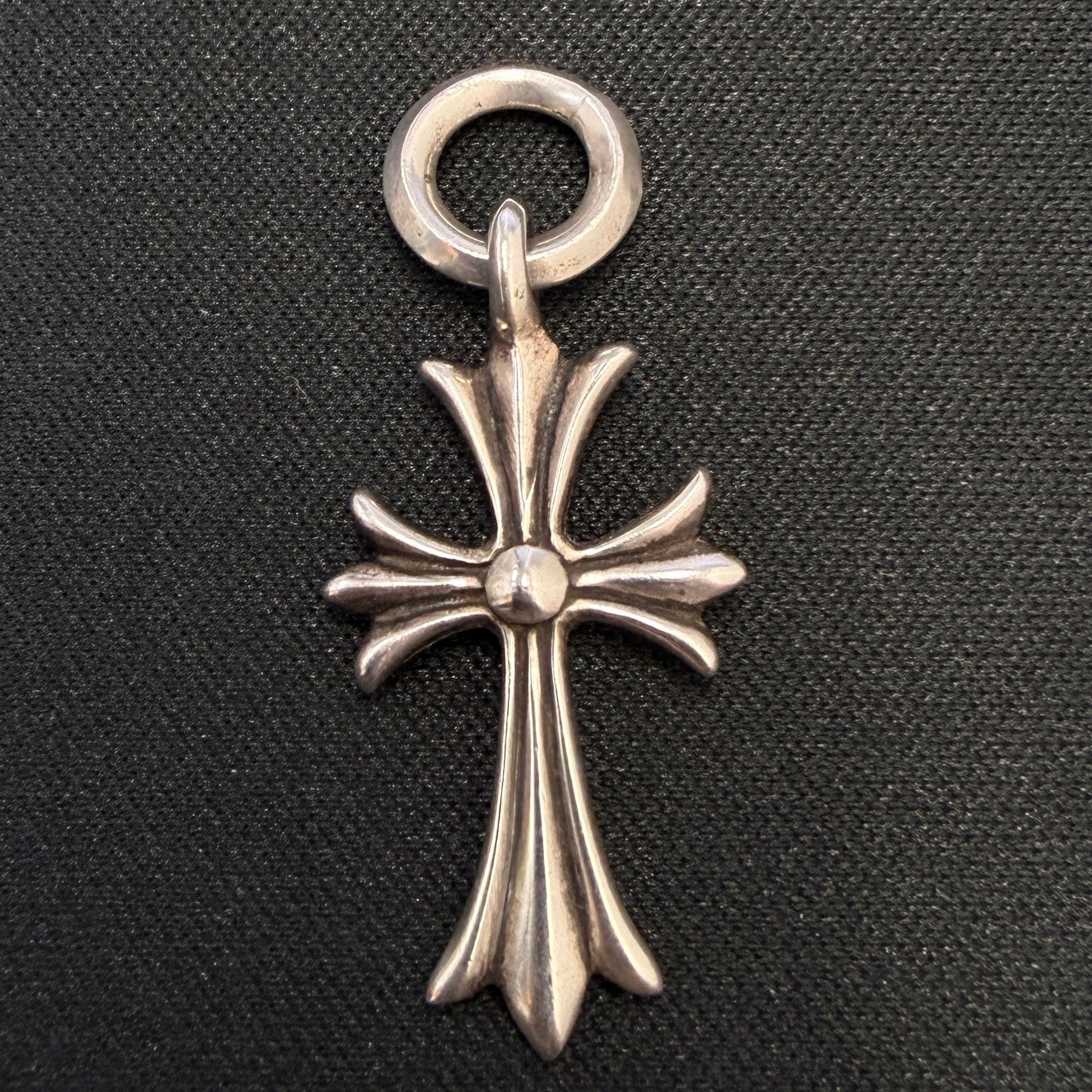 CHROME HEARTS Tiny Cross Charm Pendant Top クロムハーツ タイニークロス チャーム ペンダントトップ