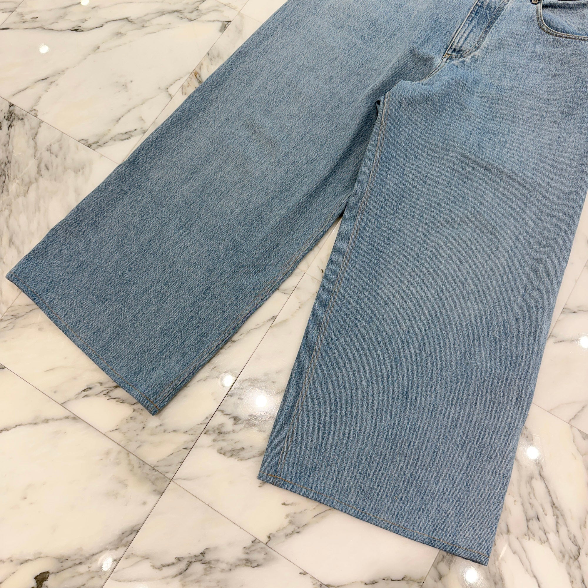 CHANEL 2026AW Métiers d'Art Back Pocket Coco Mark Buggy Denim Pants P82823V74598 Size 44 シャネル 2026年 メティエダール コレクション バックポケット ココマーク バギーデニムパンツ サイズ44