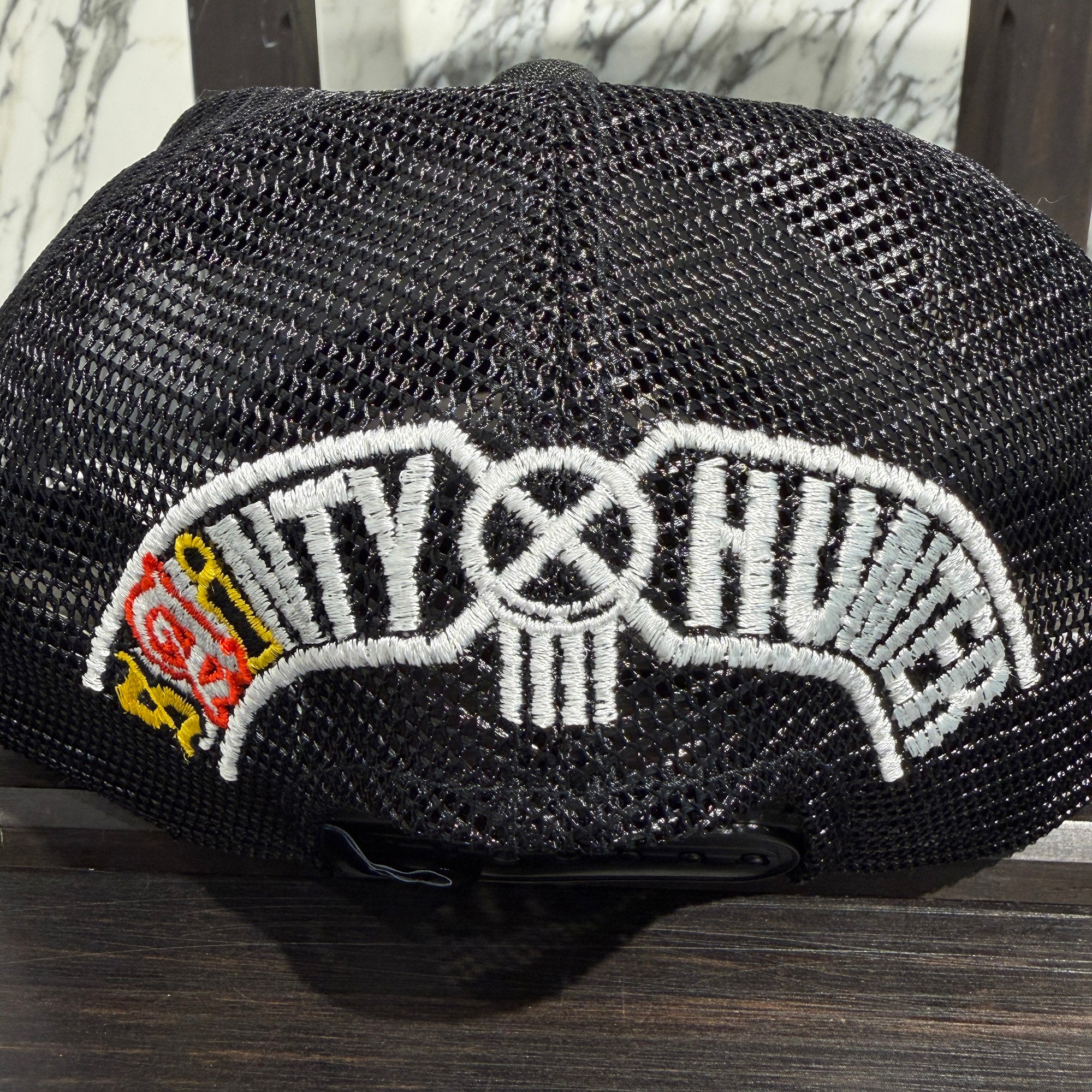 SAINT Mxxxxxx × BOUNTY HUNTER 2026SS "SAINTY HUNTER" Logo Embroidery Mesh Cap SM-MK8-0000-C37 Size ONE SIZE セントマイケル×バウンティハンター "セインティハンター" ロゴ刺繍 メッシュキャップ サイズONE SIZE