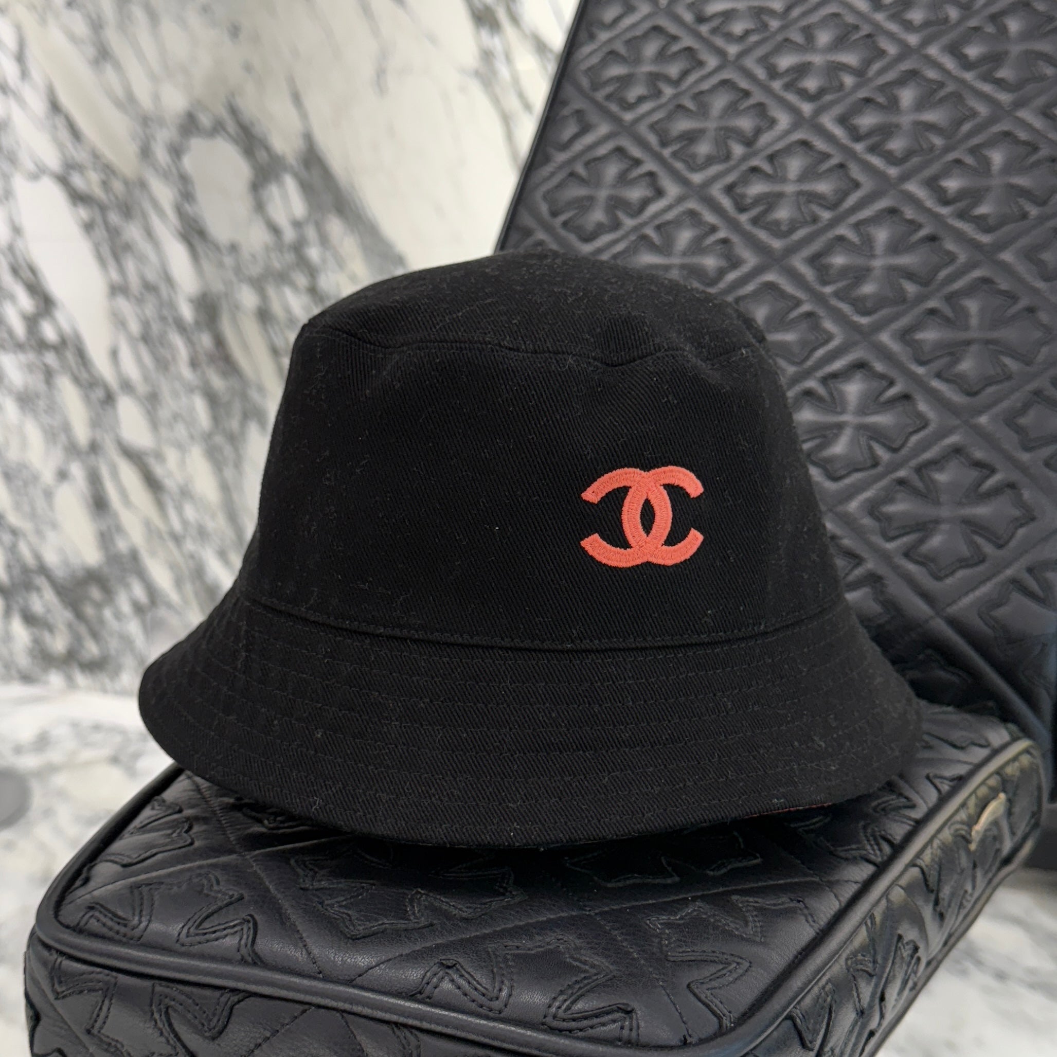 CHANEL 23年 シャネル バケットハット ネイビー ココマーク M CHANEL 23年 シャネル バケットハット ネイビー ココマーク M ハット