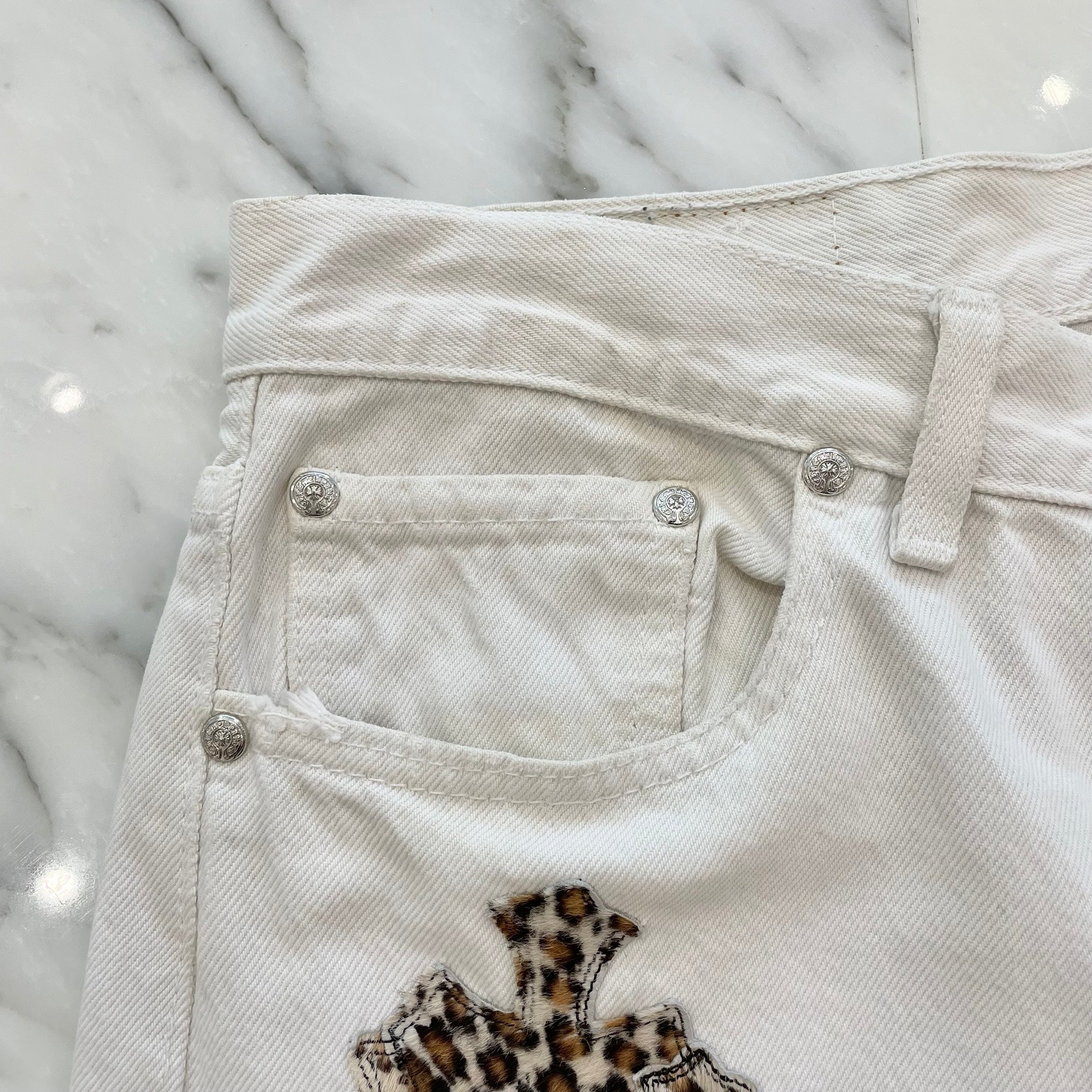 CHROME HEARTS × Levi's VNTG Leopard Harako Leather Cross Patch Denim Size 32 クロムハーツ × リーバイス ヴィンテージ レオパルド ハラコレザーパッチ ジーンズ デニムパンツサイズ32